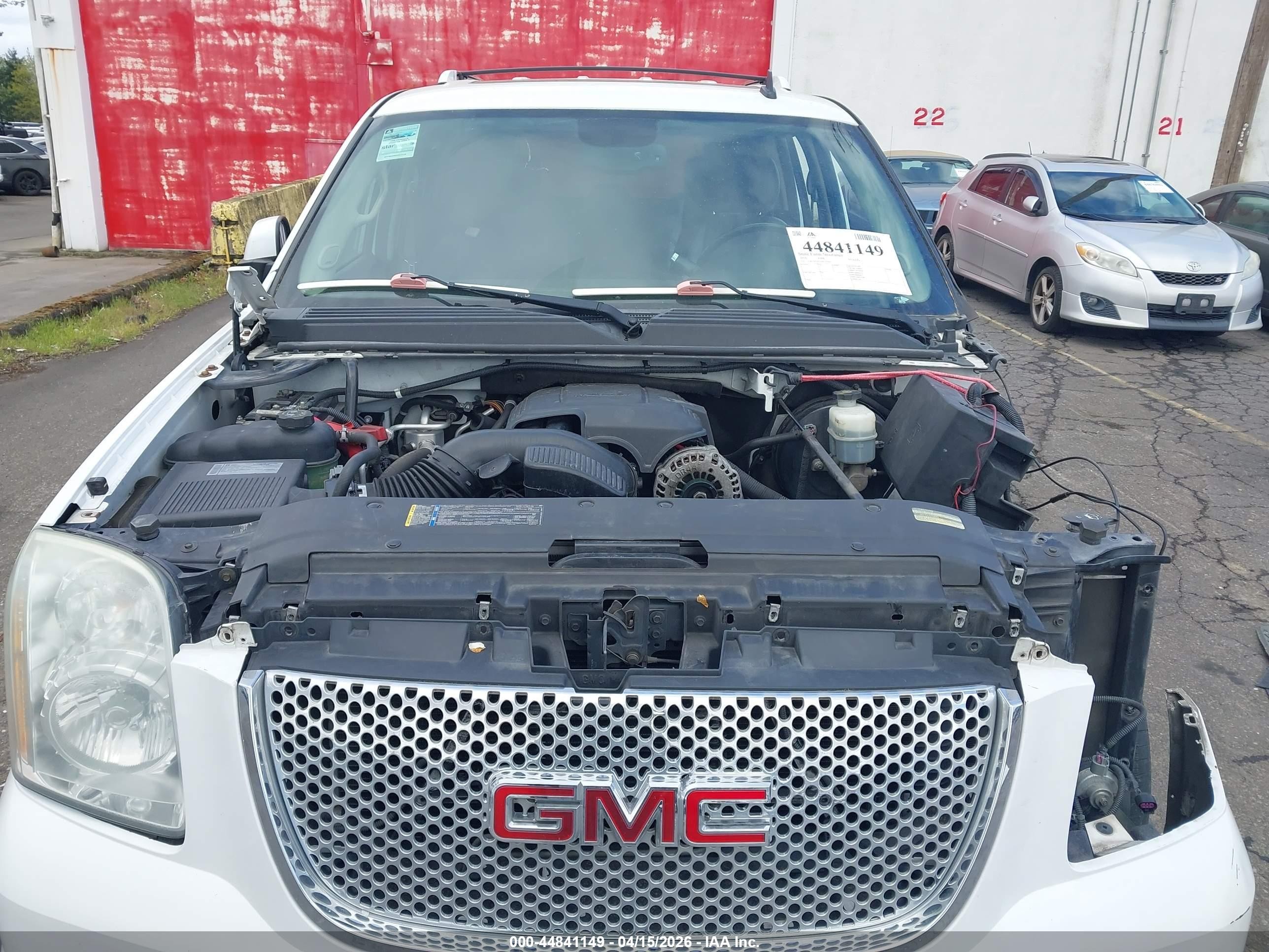 2010 Gmc Yukon Denali White vin: 1GKUKEEF2AR197695
