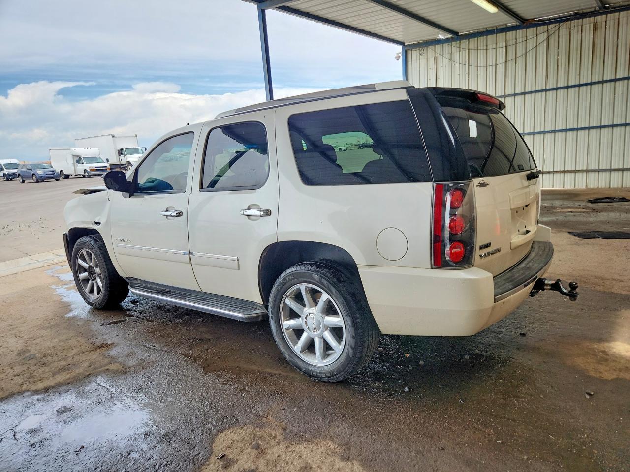 2010 Gmc Yukon Denali White vin: 1GKUKEEF4AR224931
