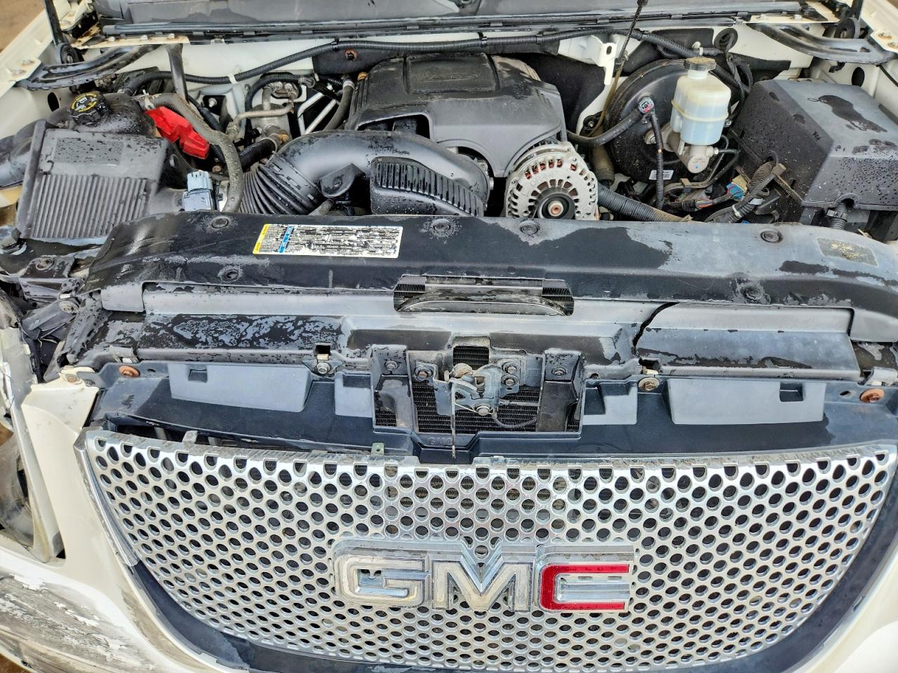 2010 Gmc Yukon Denali White vin: 1GKUKEEF4AR224931
