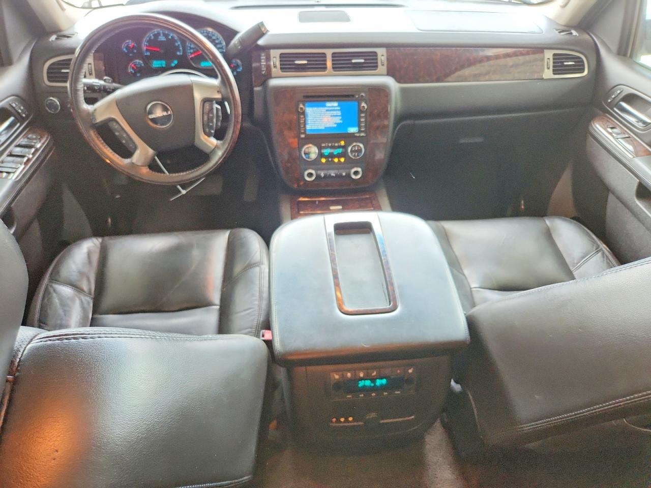 2010 Gmc Yukon Denali White vin: 1GKUKEEF4AR224931
