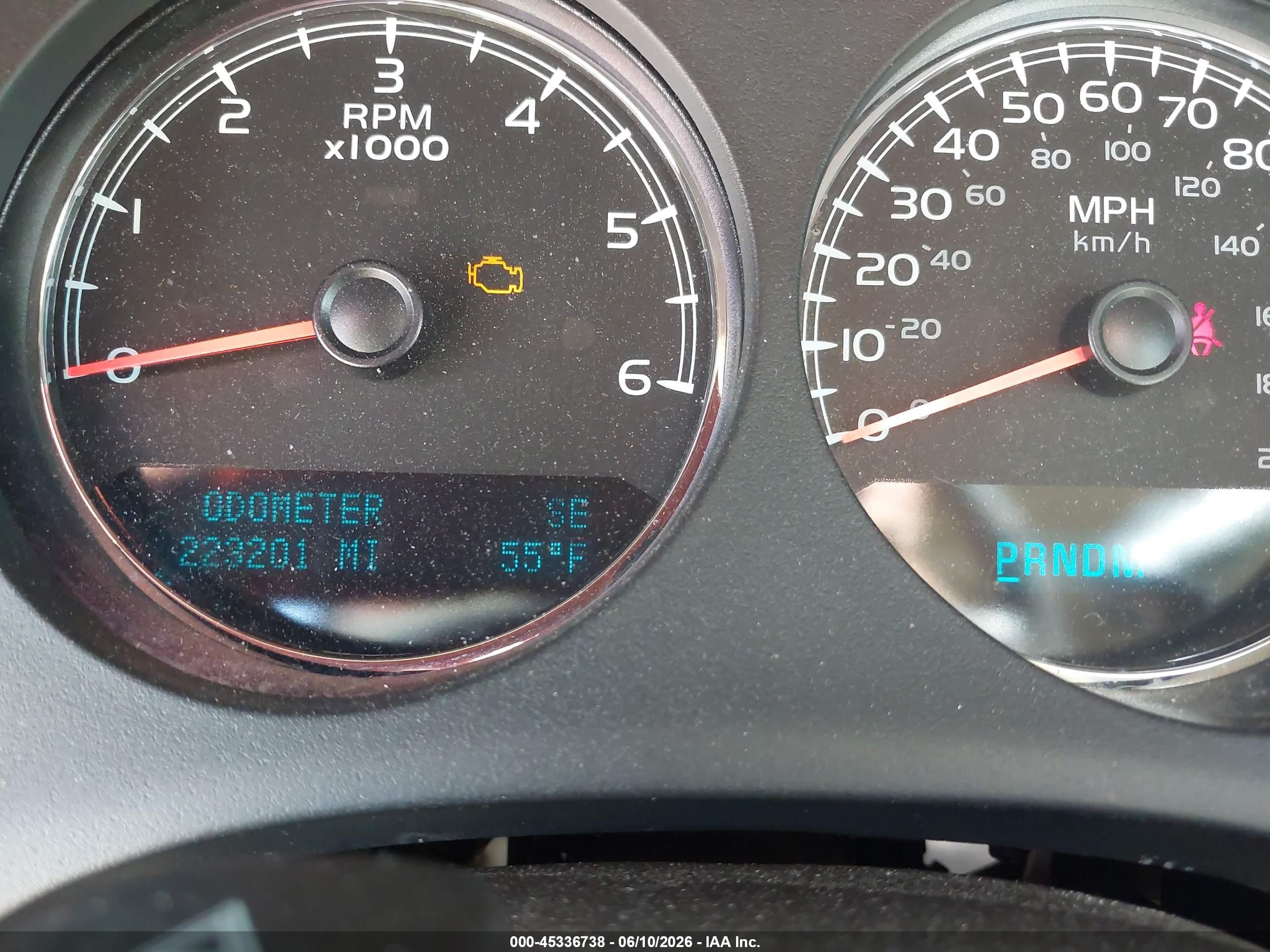 2010 Gmc Yukon Denali Silver vin: 1GKUKEEF5AR105463