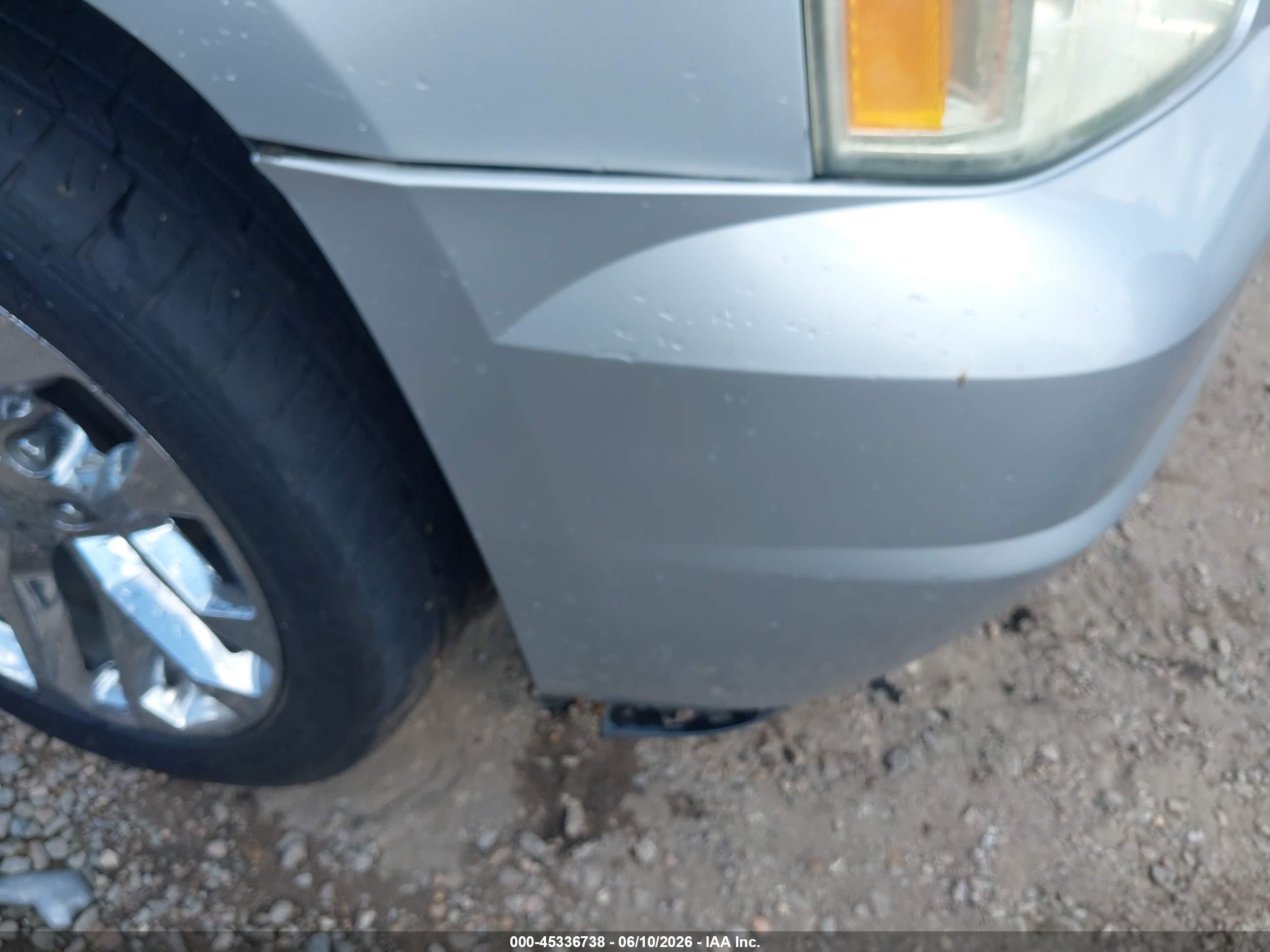 2010 Gmc Yukon Denali Silver vin: 1GKUKEEF5AR105463