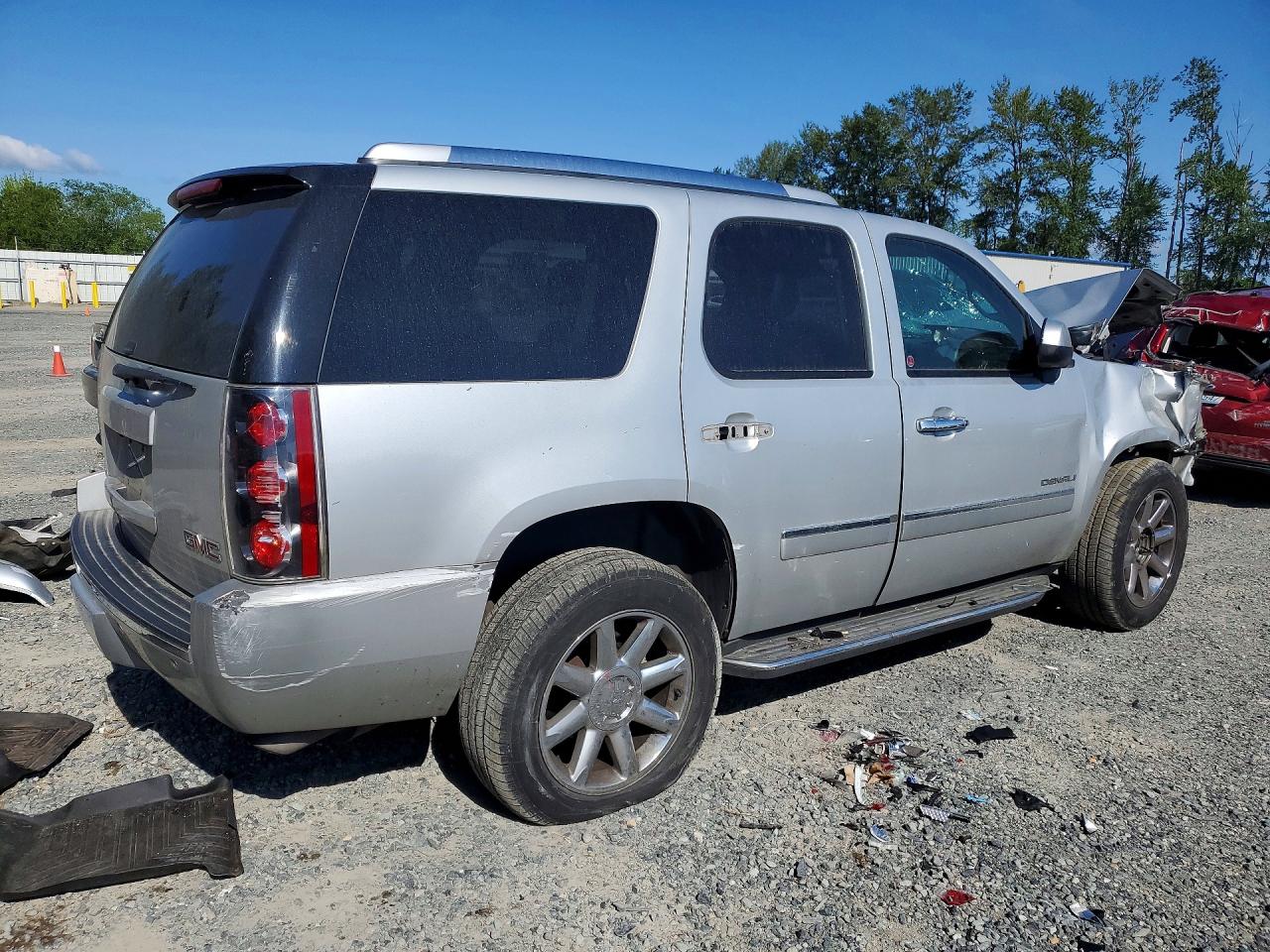 2010 Gmc Yukon Denali Silver vin: 1GKUKEEF7AR136164
