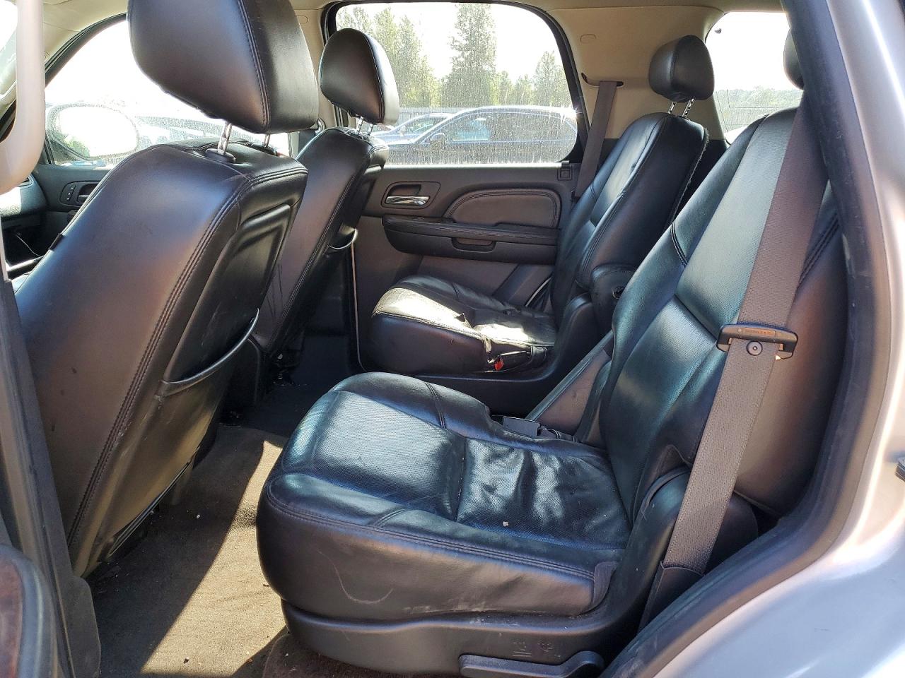 2010 Gmc Yukon Denali Silver vin: 1GKUKEEF7AR136164