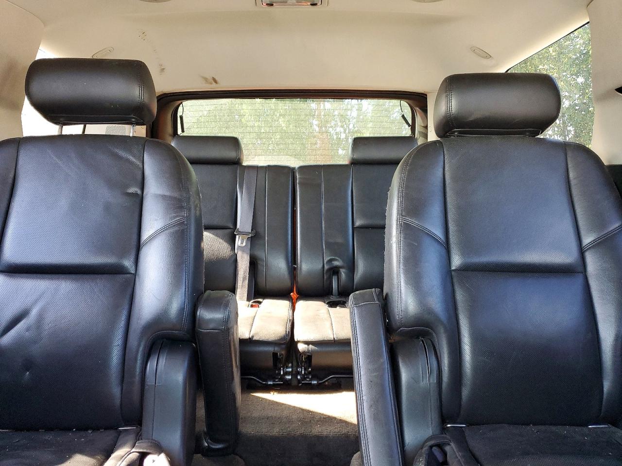 2010 Gmc Yukon Denali Silver vin: 1GKUKEEF7AR136164