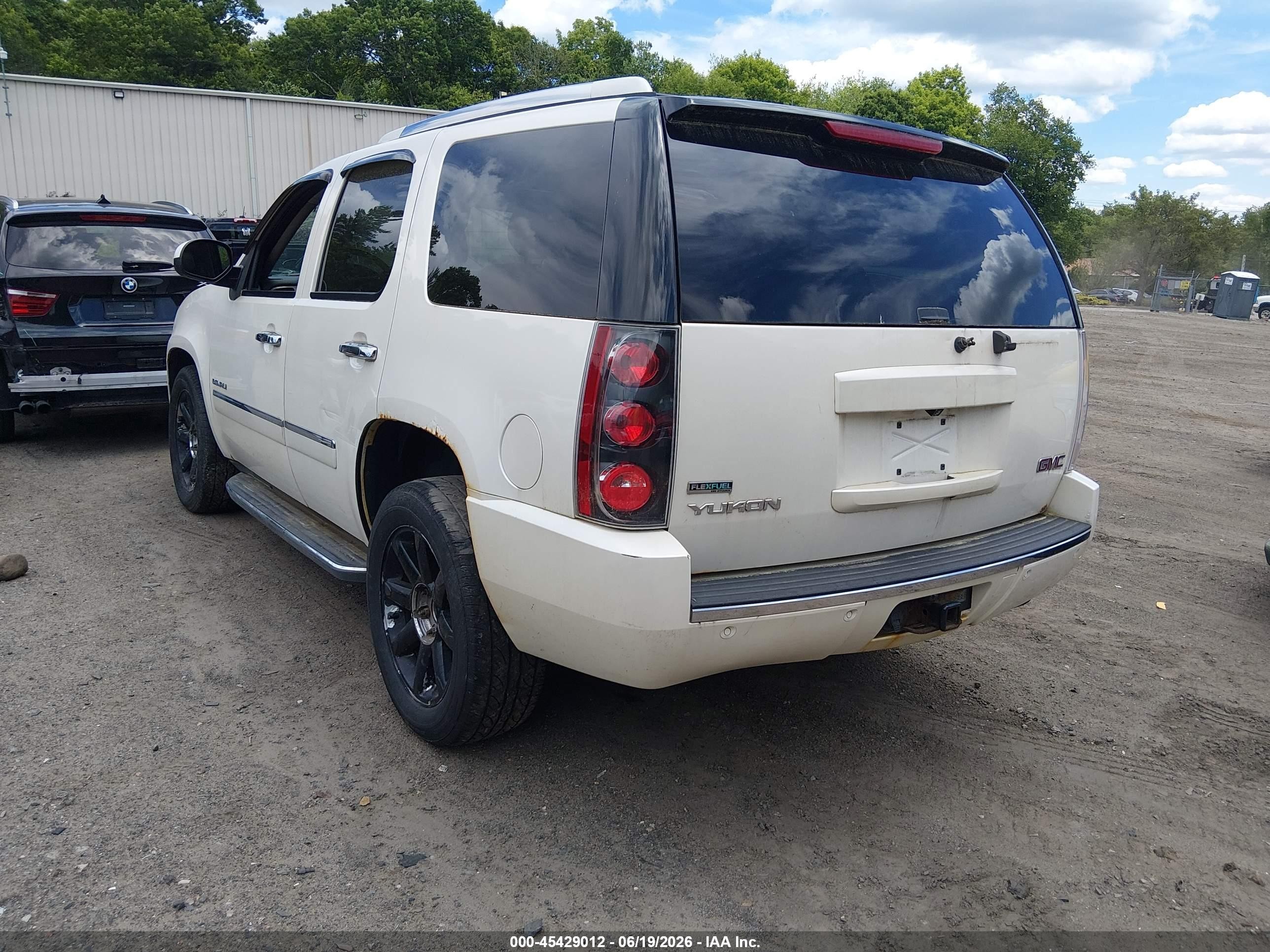 2010 Gmc Yukon Denali Белый vin: 1GKUKEEF7AR277087
