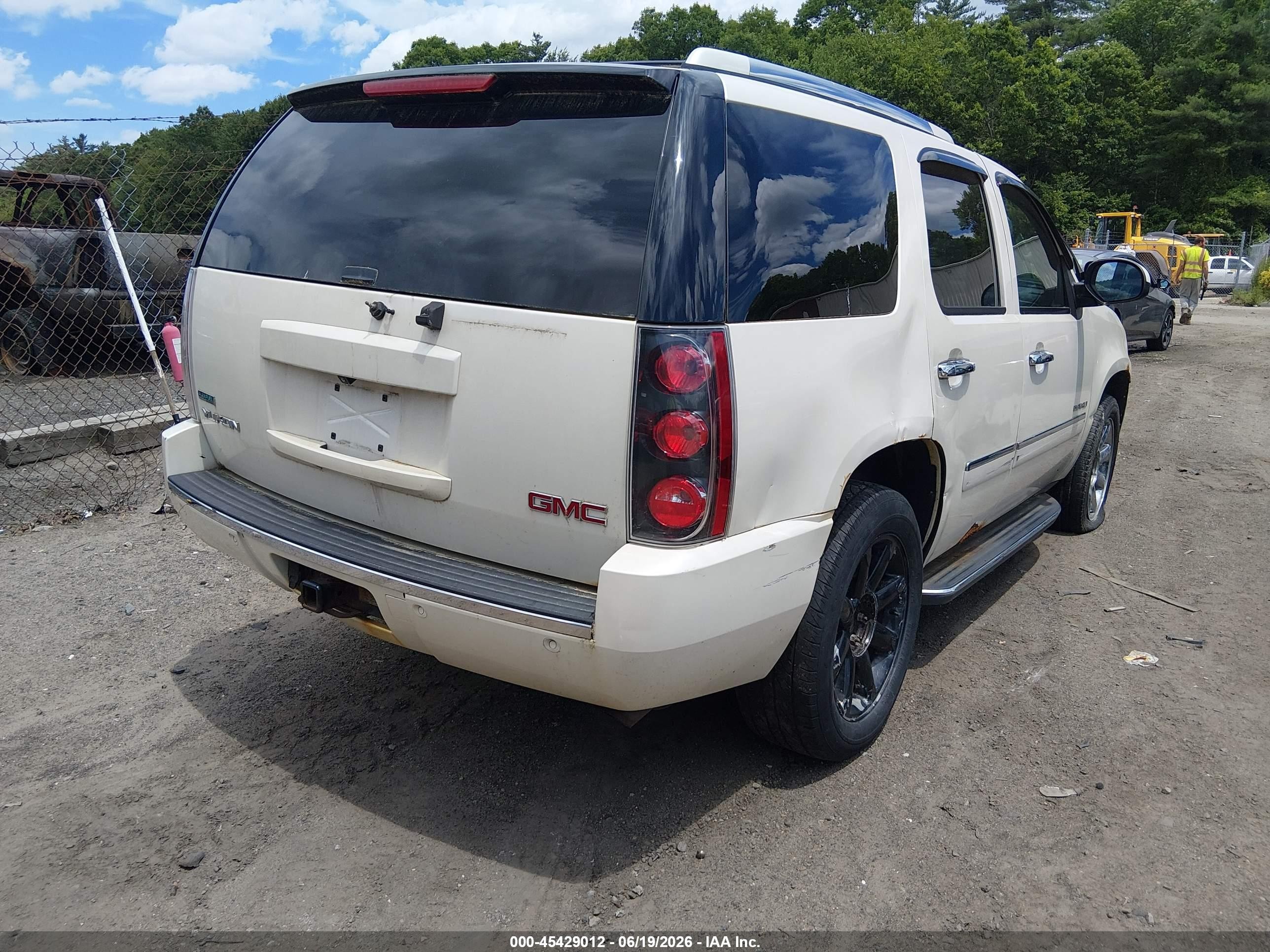 2010 Gmc Yukon Denali Белый vin: 1GKUKEEF7AR277087