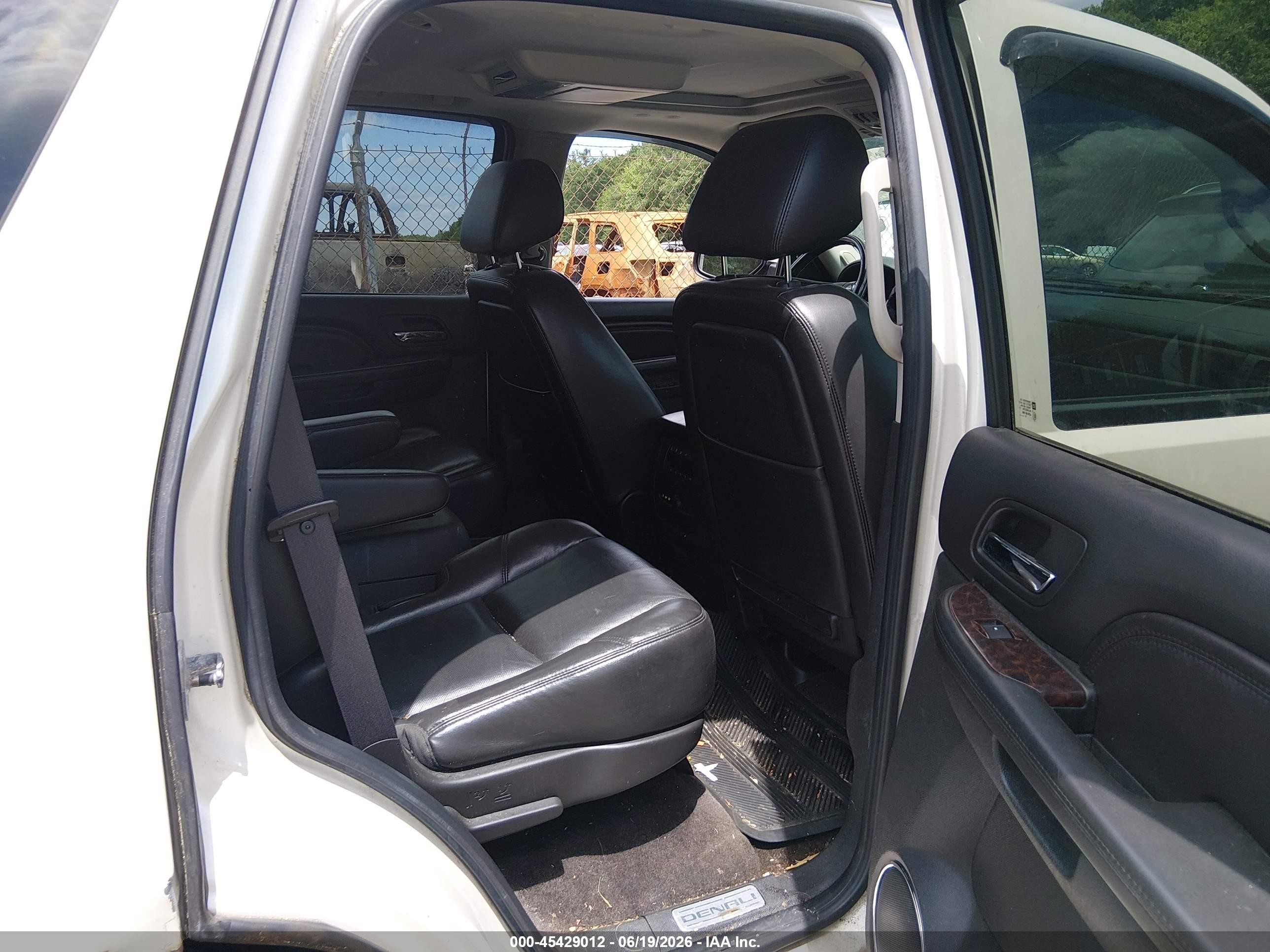 2010 Gmc Yukon Denali Белый vin: 1GKUKEEF7AR277087