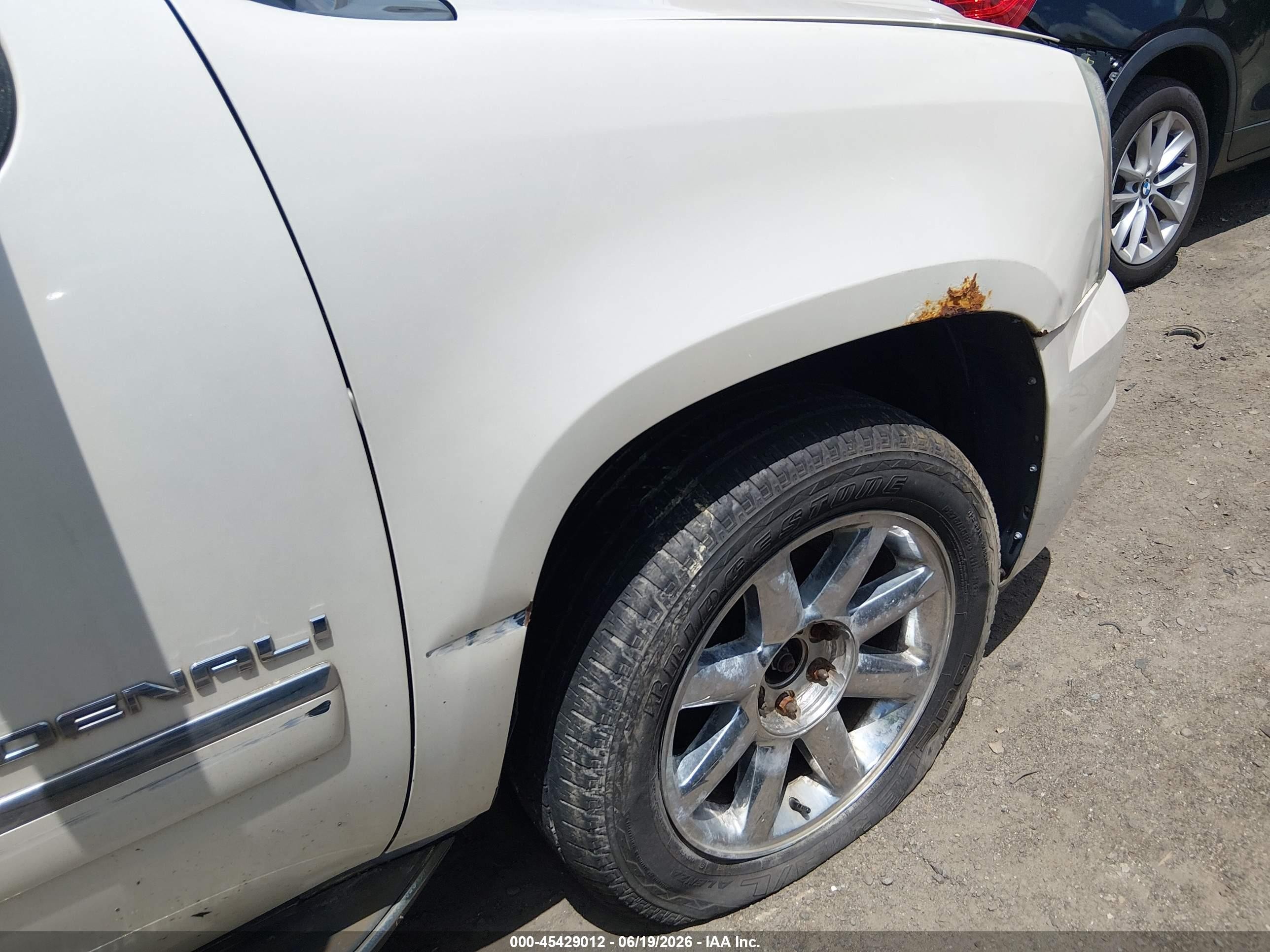 2010 Gmc Yukon Denali Белый vin: 1GKUKEEF7AR277087