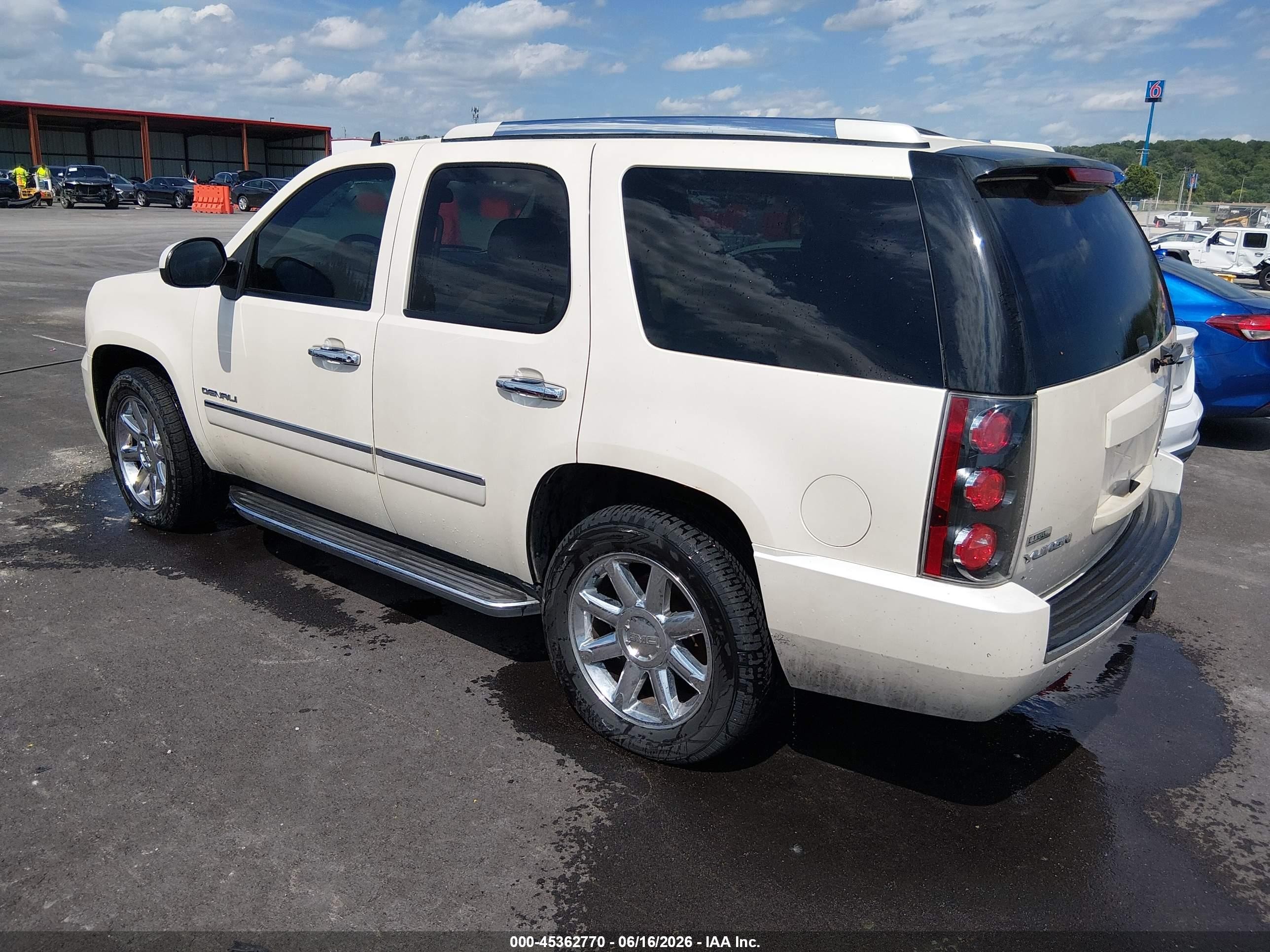 2010 Gmc Yukon Denali White vin: 1GKUKEEF8AR134018