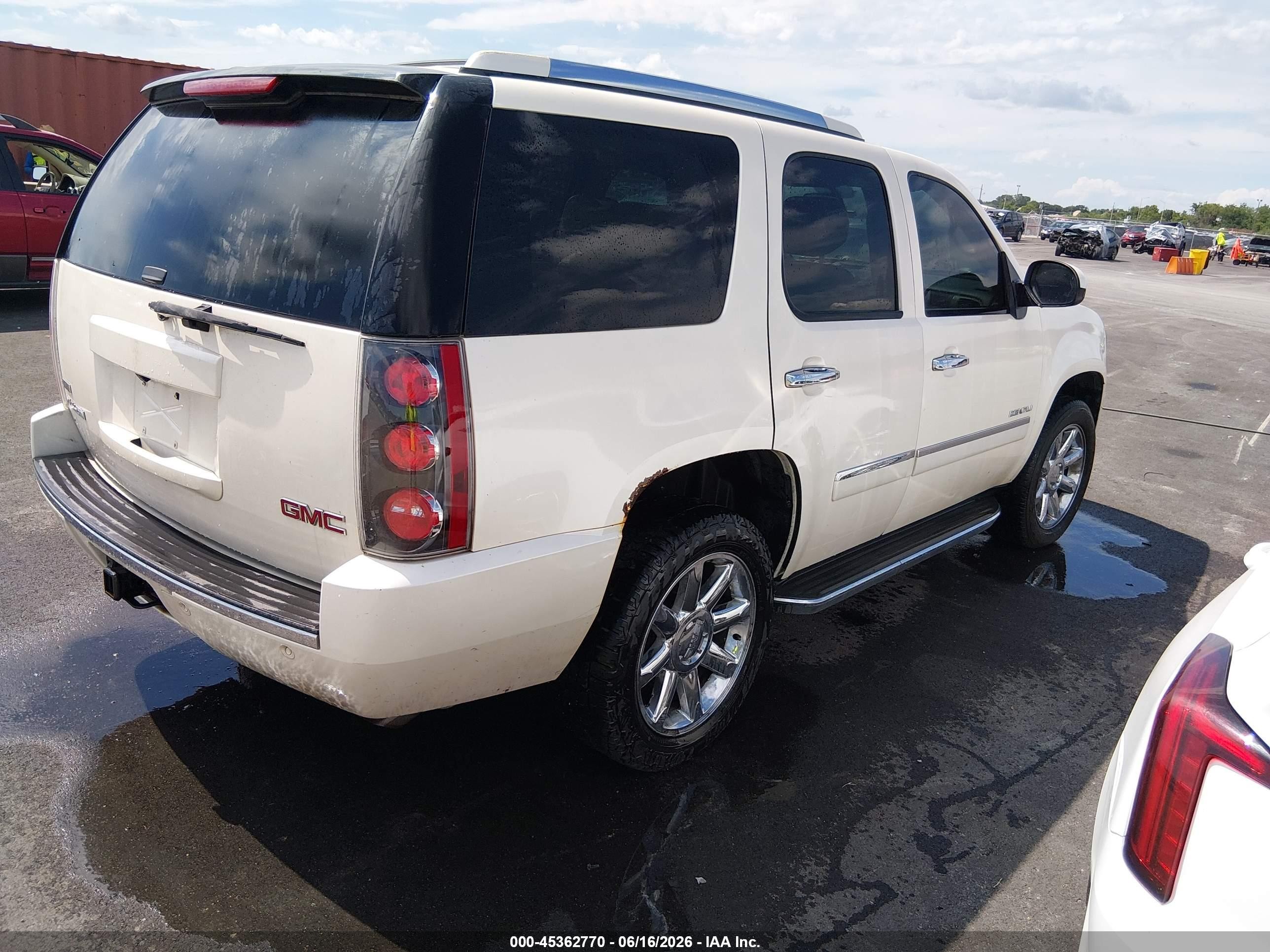 2010 Gmc Yukon Denali White vin: 1GKUKEEF8AR134018