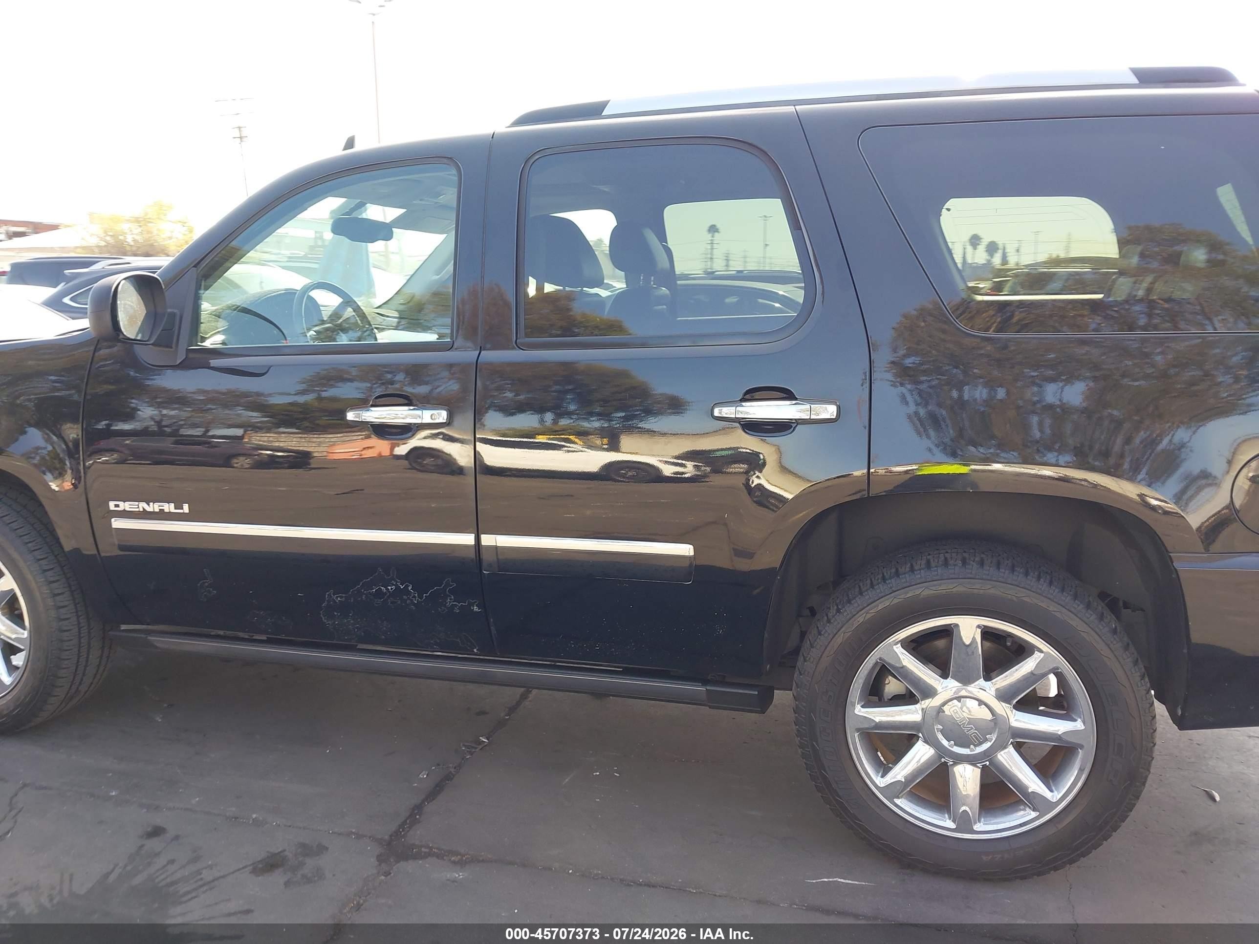 2010 Gmc Yukon Denali Black vin: 1GKUKEEF8AR275686