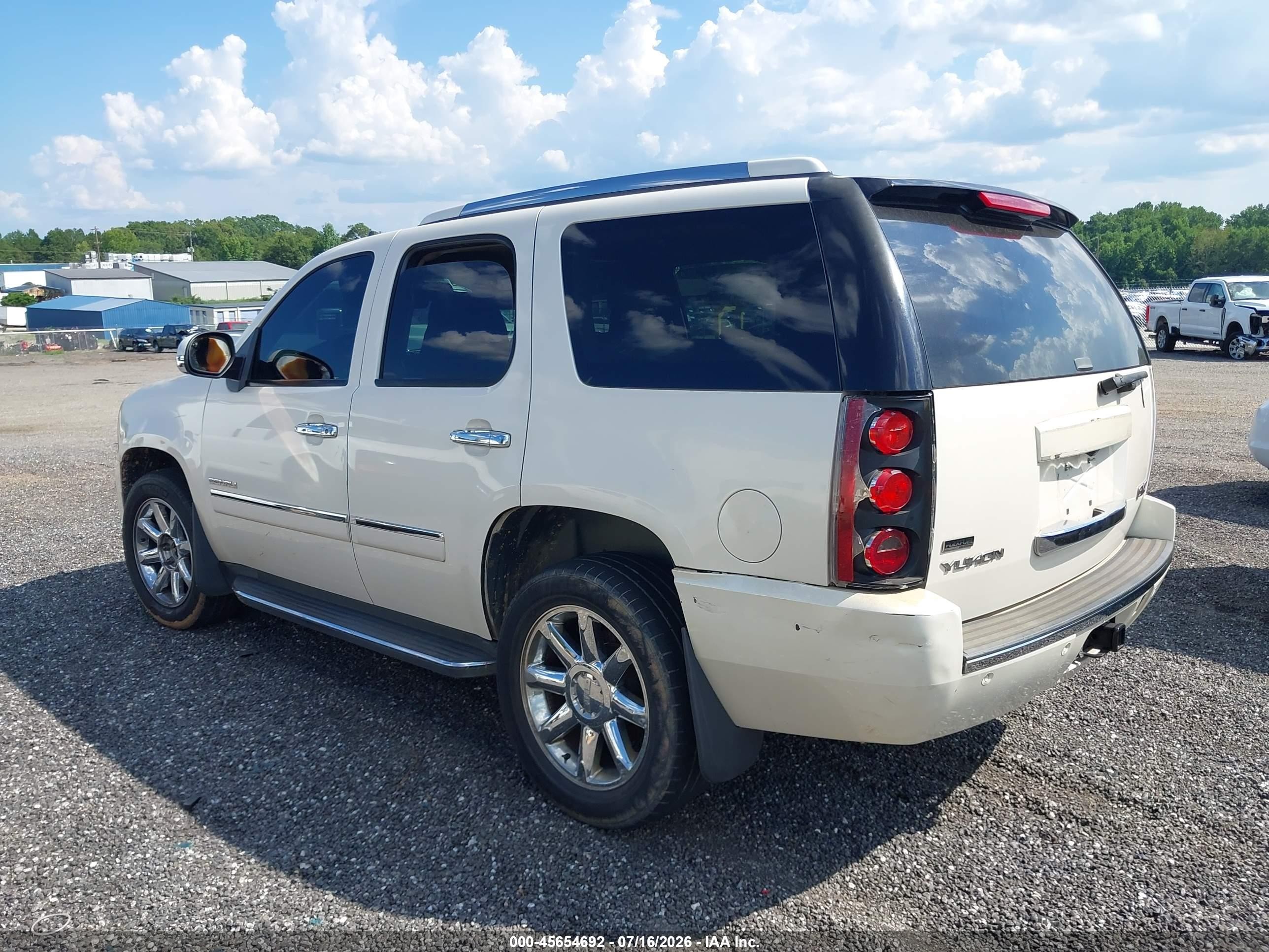 2010 Gmc Yukon Denali Белый vin: 1GKUKEEF8AR283710