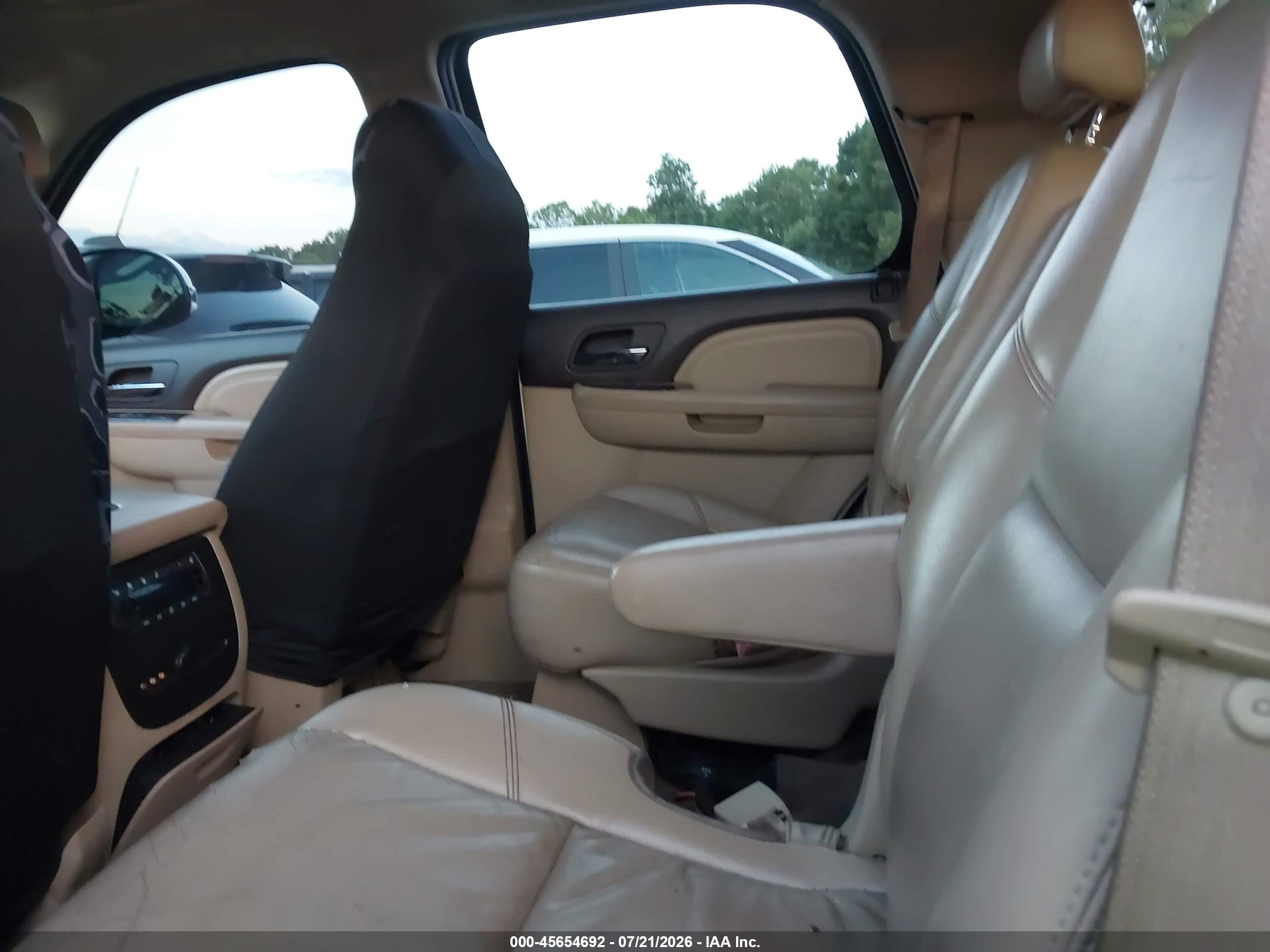 2010 Gmc Yukon Denali Белый vin: 1GKUKEEF8AR283710