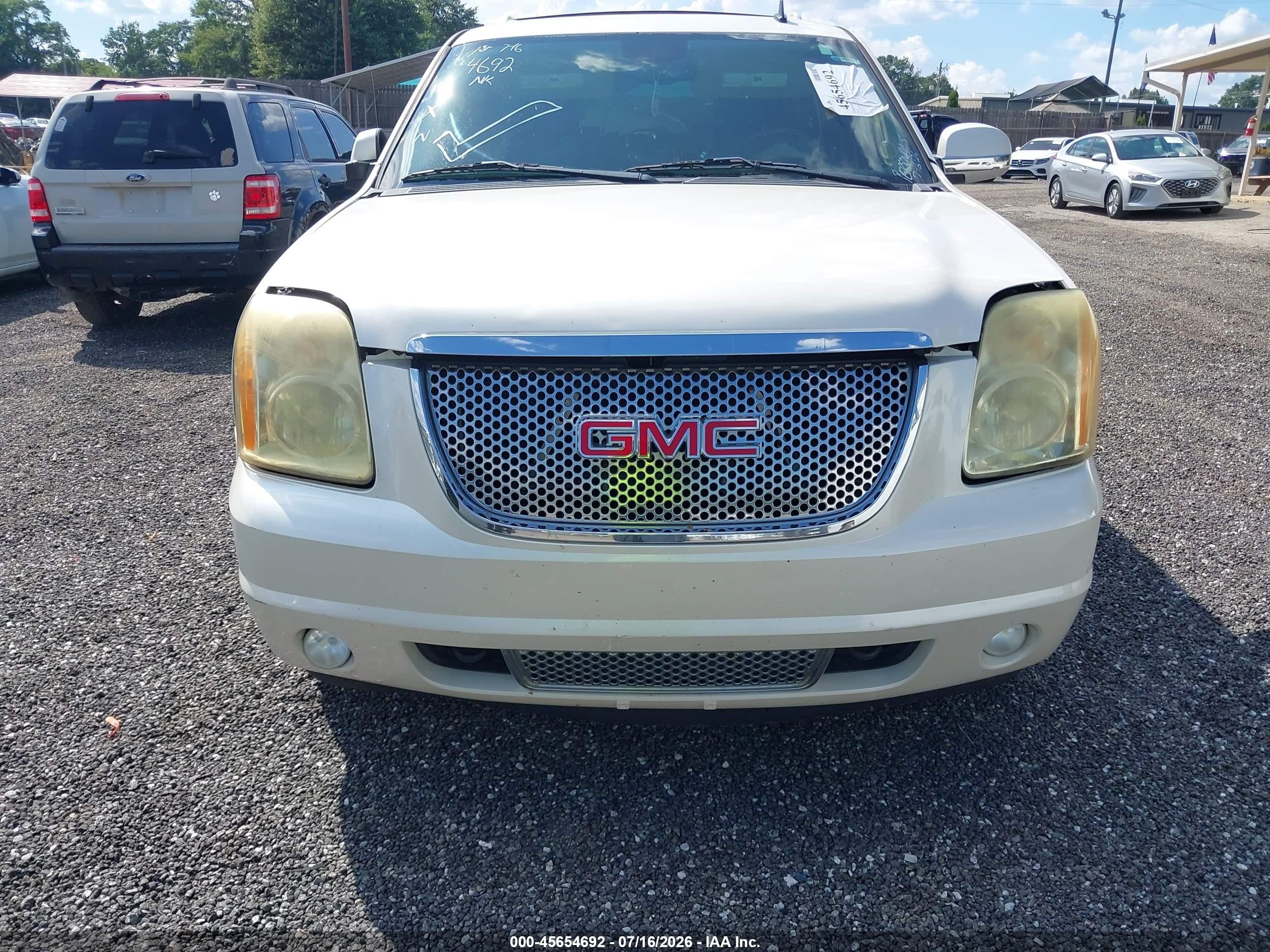 2010 Gmc Yukon Denali Белый vin: 1GKUKEEF8AR283710