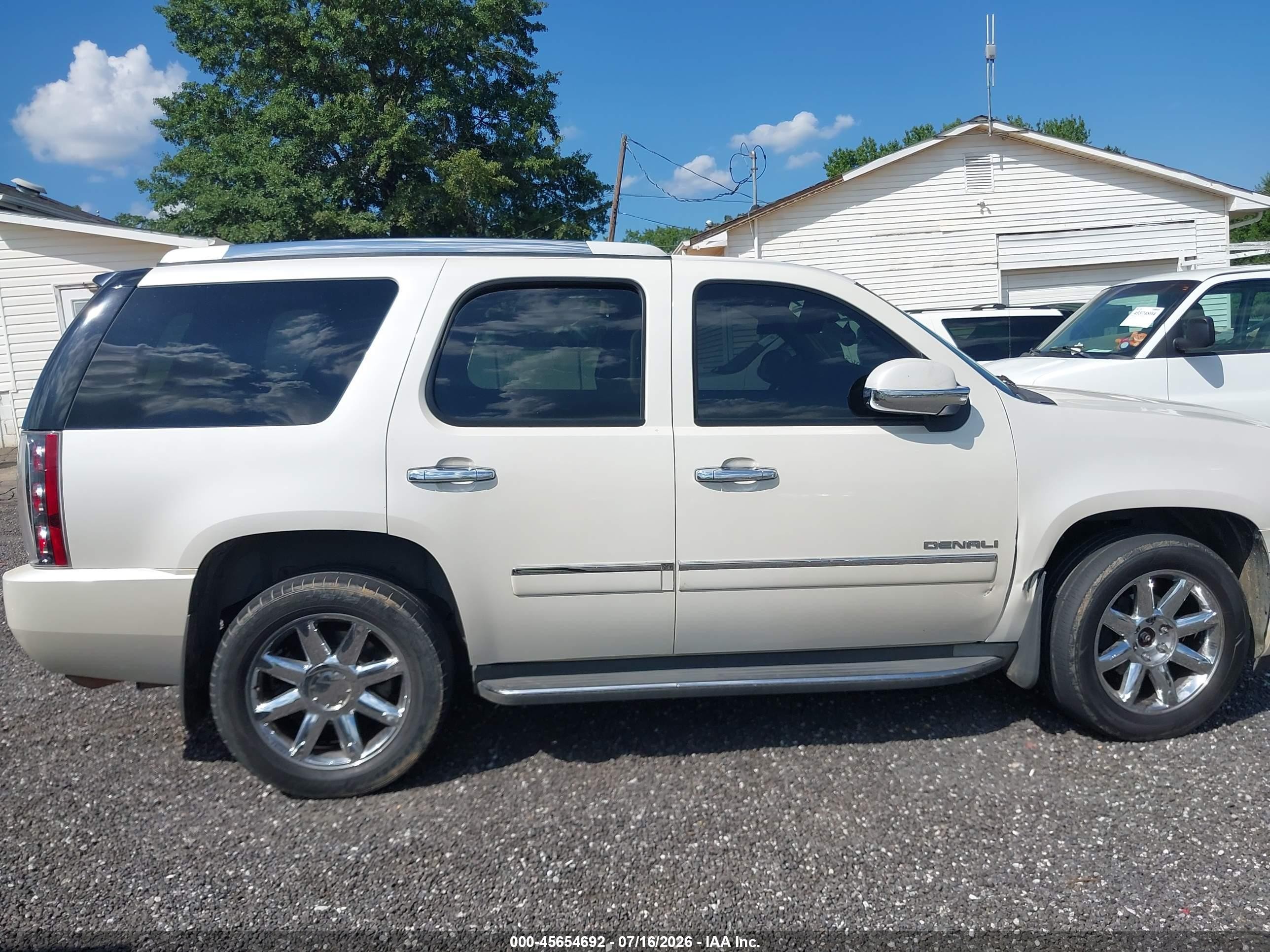 2010 Gmc Yukon Denali Белый vin: 1GKUKEEF8AR283710
