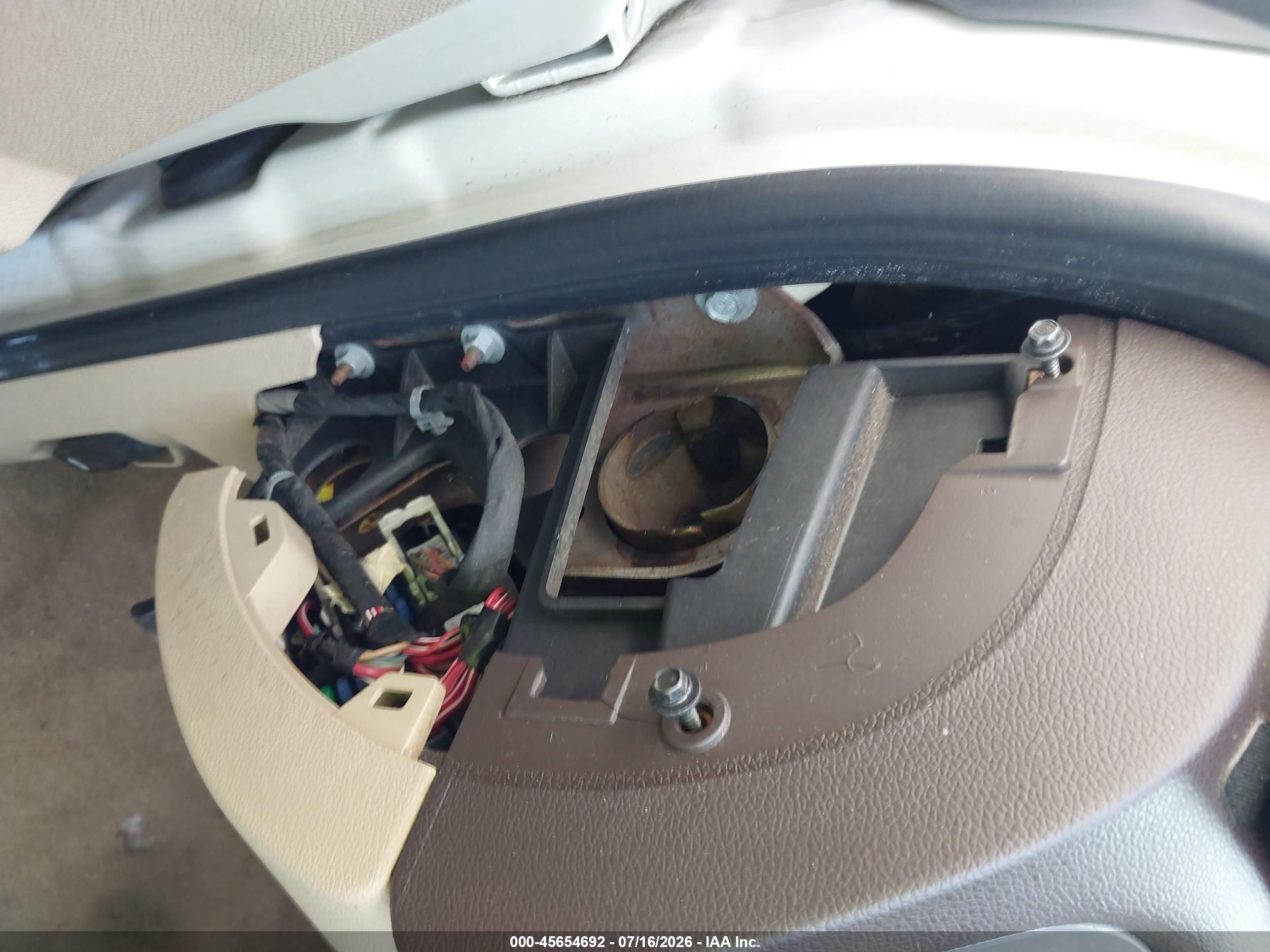 2010 Gmc Yukon Denali Белый vin: 1GKUKEEF8AR283710