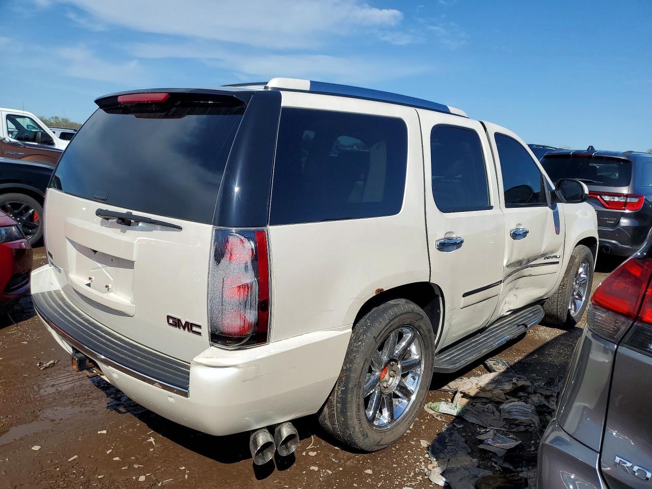2010 Gmc Yukon Denali White vin: 1GKUKEEF8AR290270