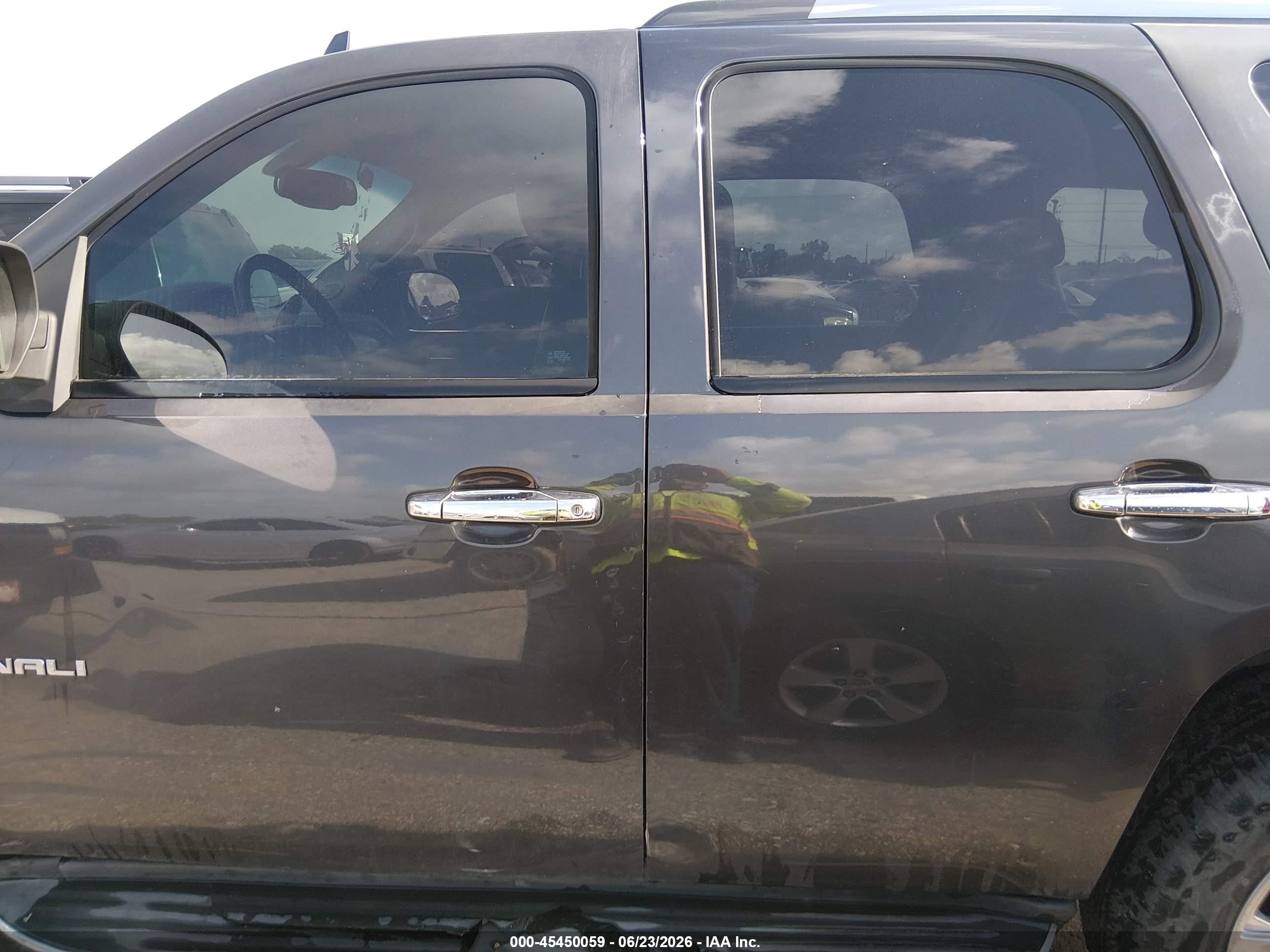 2010 Gmc Yukon Denali Gray vin: 1GKUKEEF9AR147201