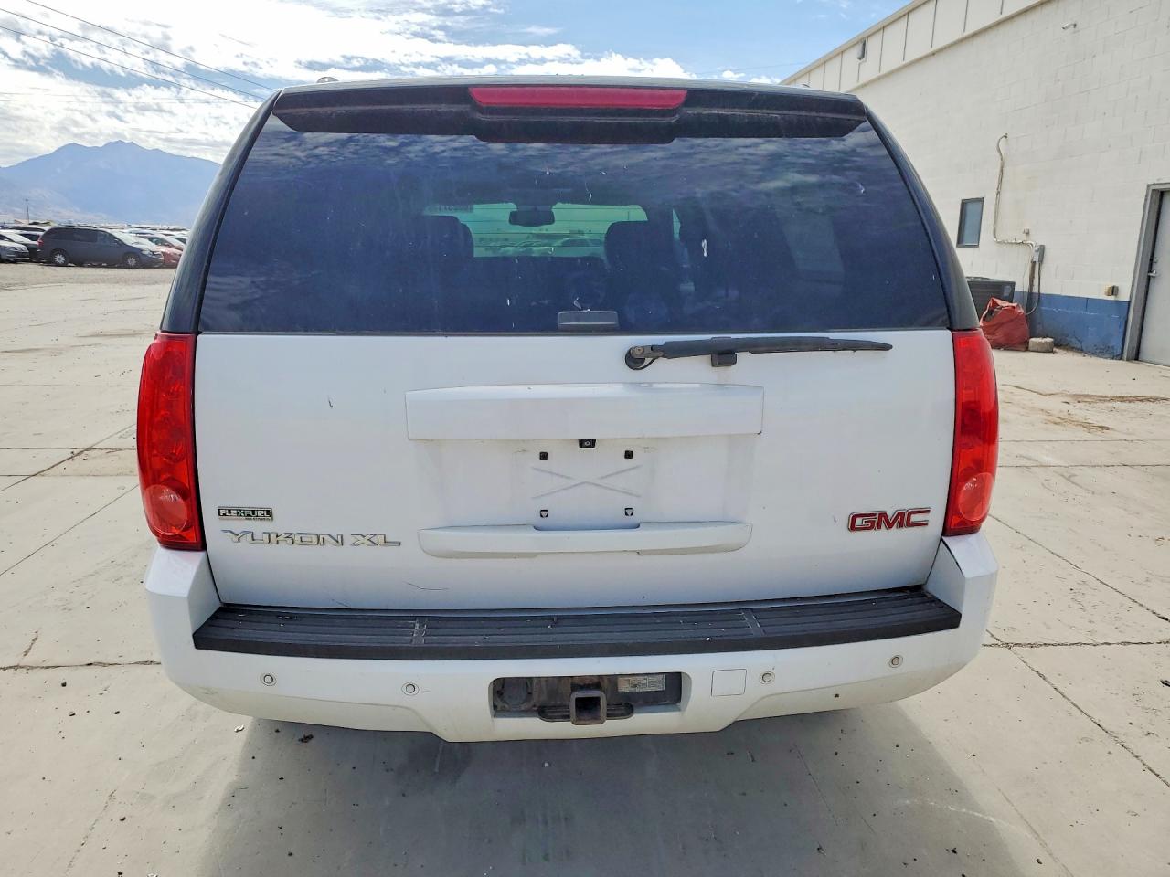 2010 Gmc Yukon Xl K1500 Slt White vin: 1GKUKKE3XAR257906