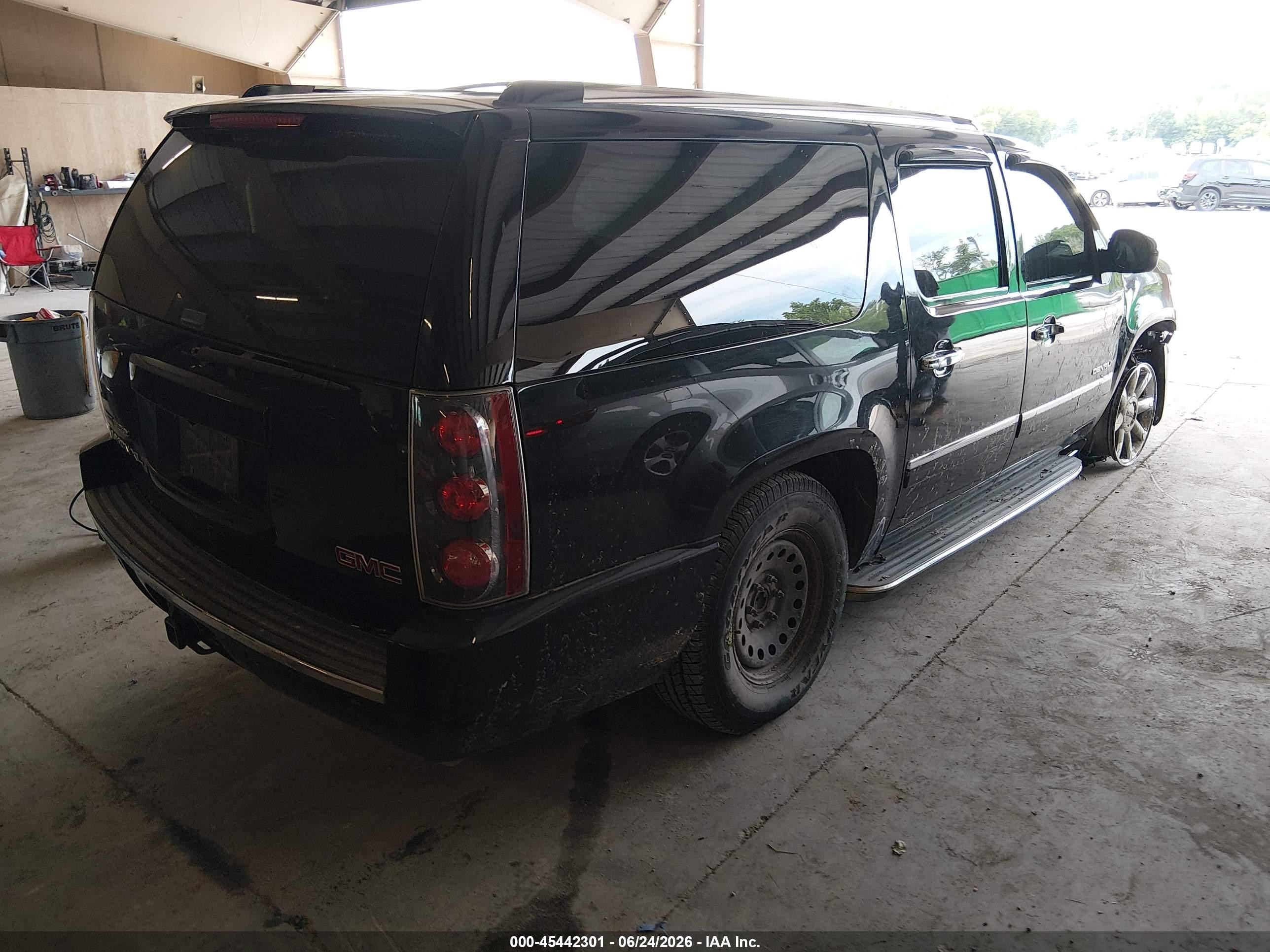 2010 Gmc Yukon Xl 1500 Denali Black vin: 1GKUKMEF0AR201754