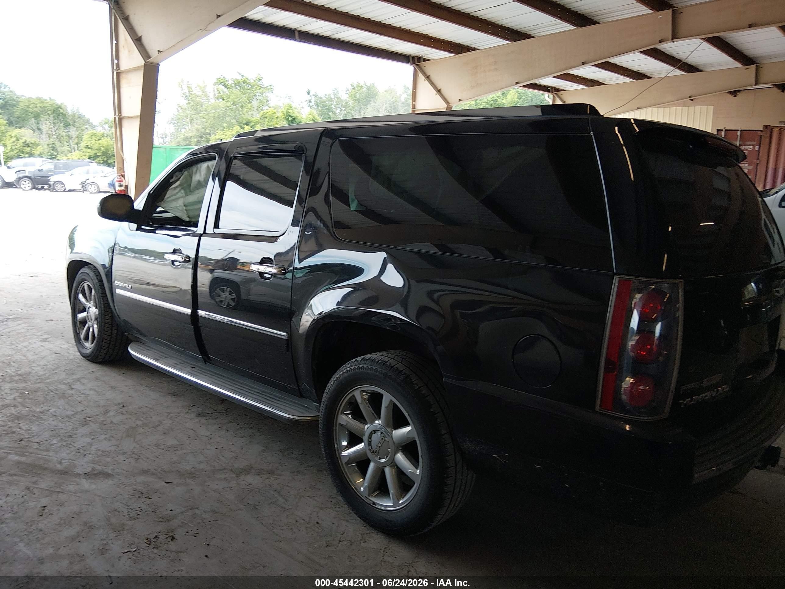 2010 Gmc Yukon Xl 1500 Denali Black vin: 1GKUKMEF0AR201754