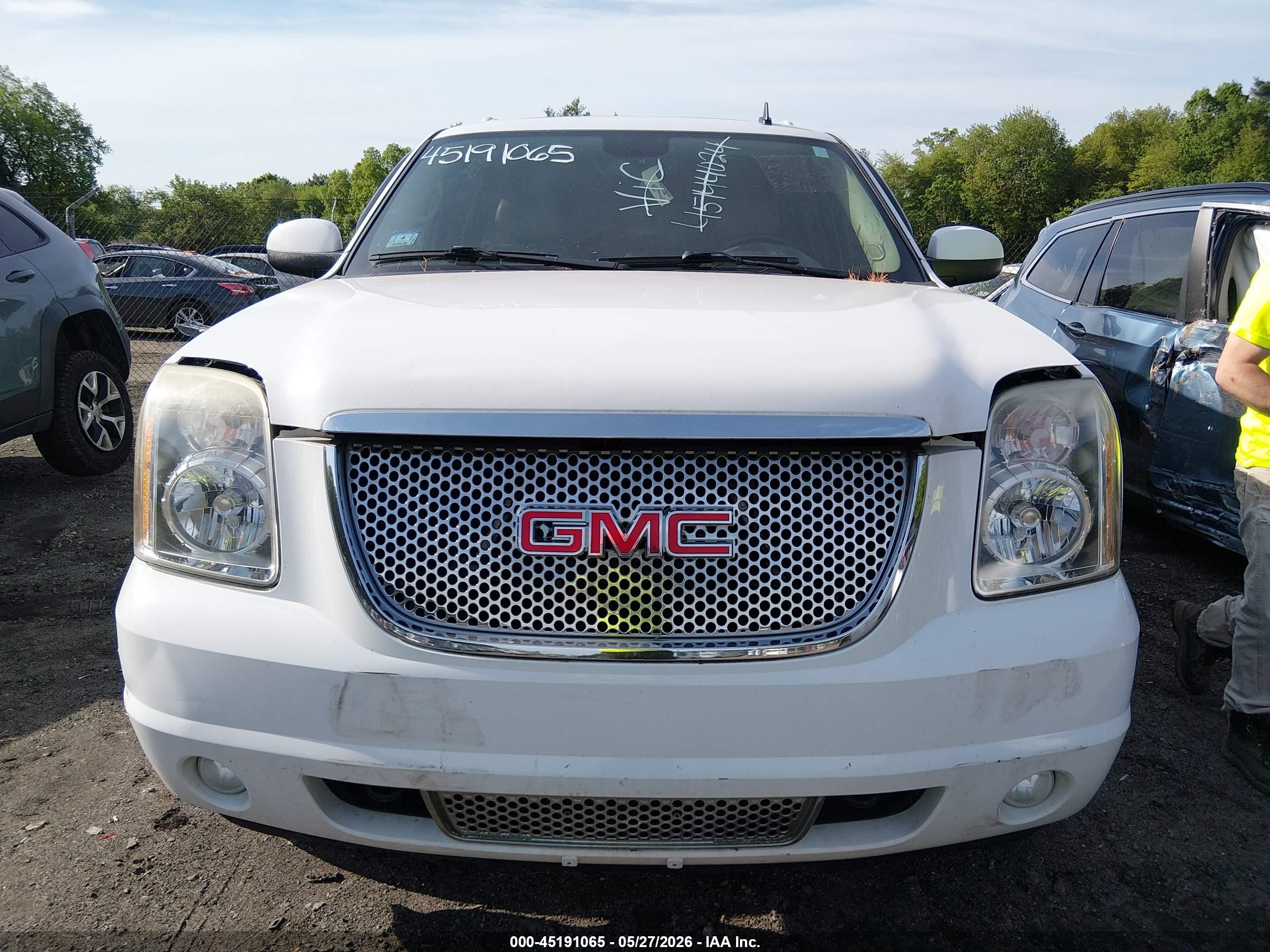 2010 Gmc Yukon Xl 1500 Denali White vin: 1GKUKMEF2AR112039