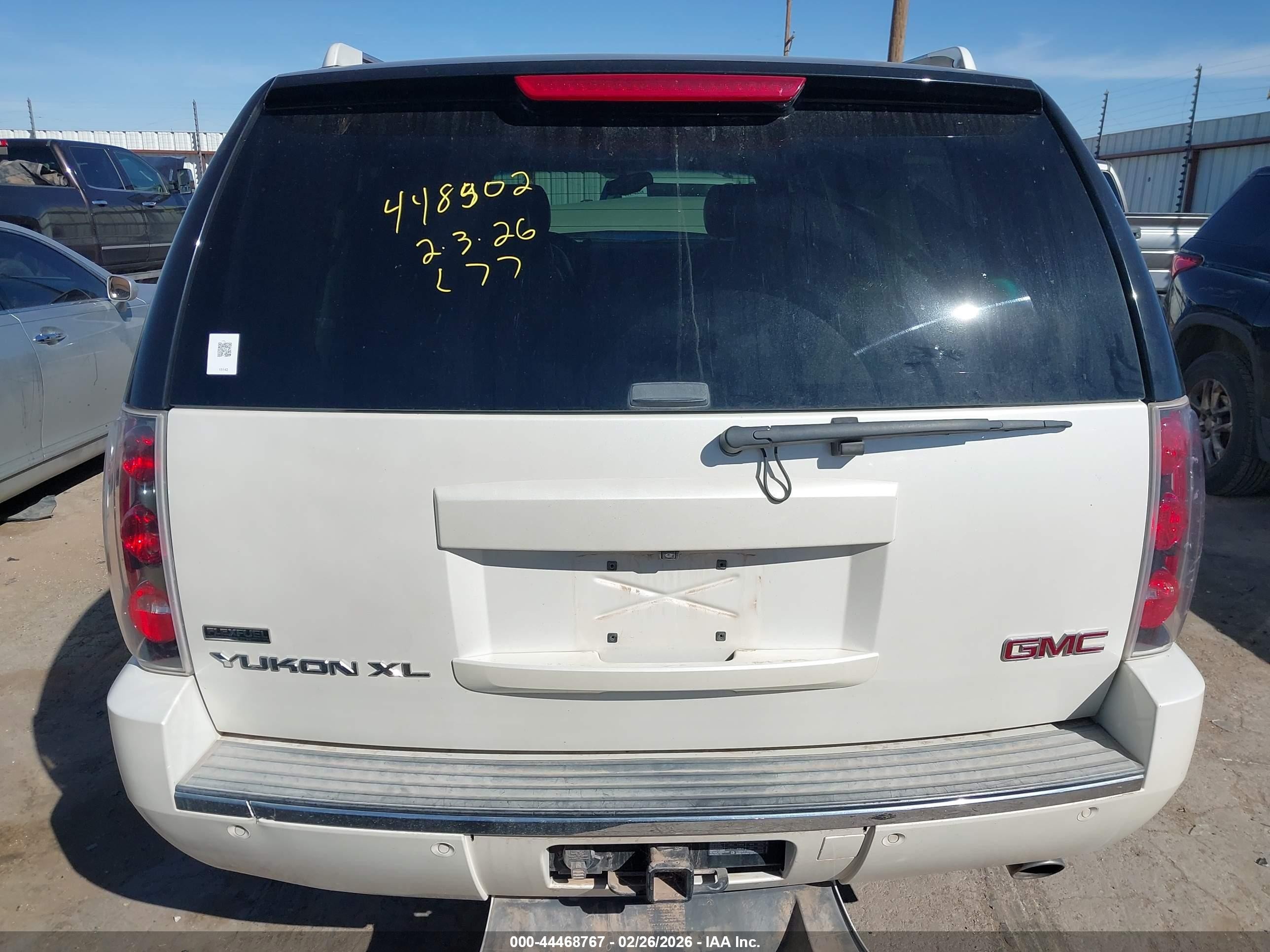 2010 Gmc Yukon Xl 1500 Denali White vin: 1GKUKMEF2AR218510