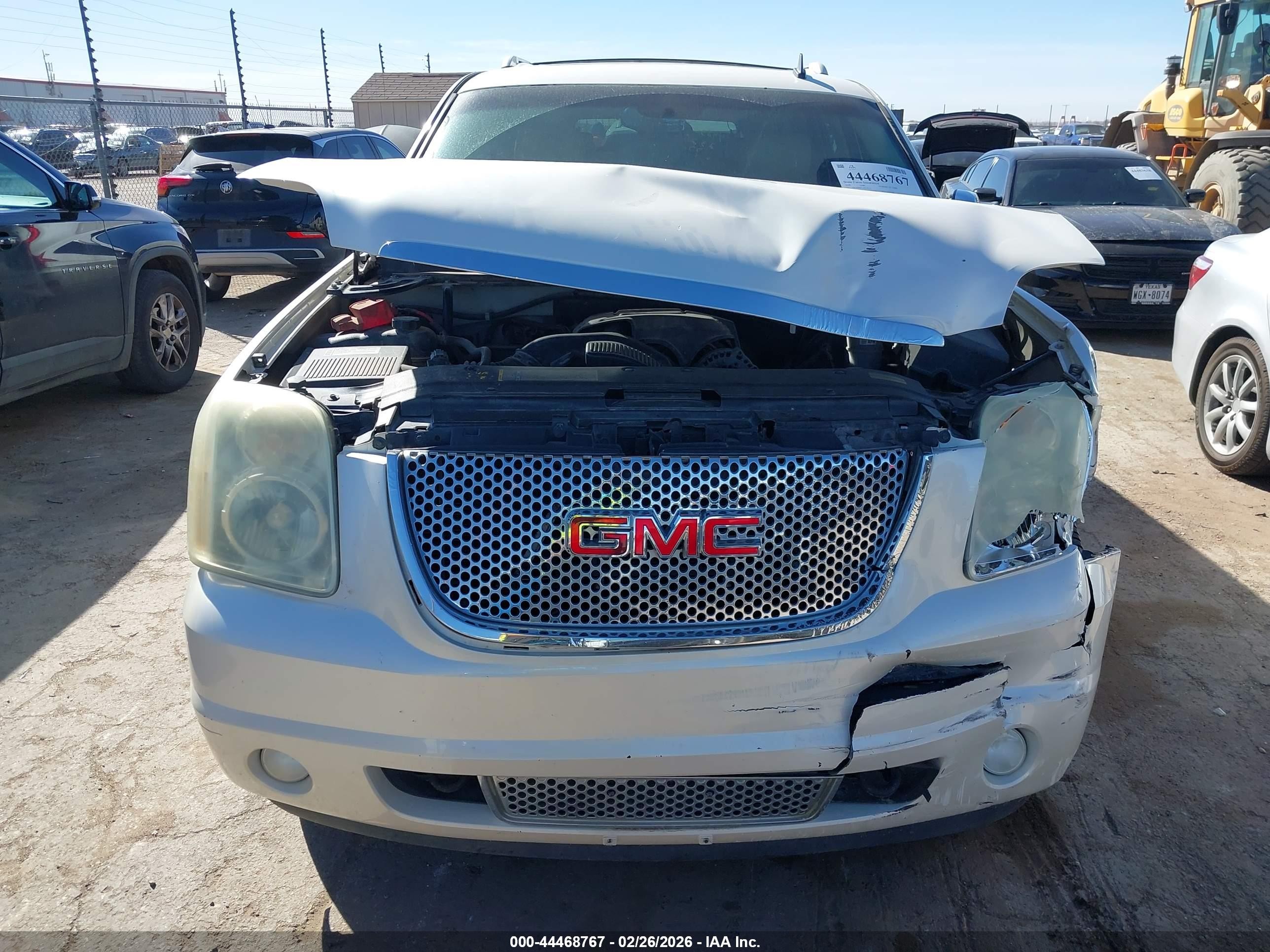 2010 Gmc Yukon Xl 1500 Denali White vin: 1GKUKMEF2AR218510
