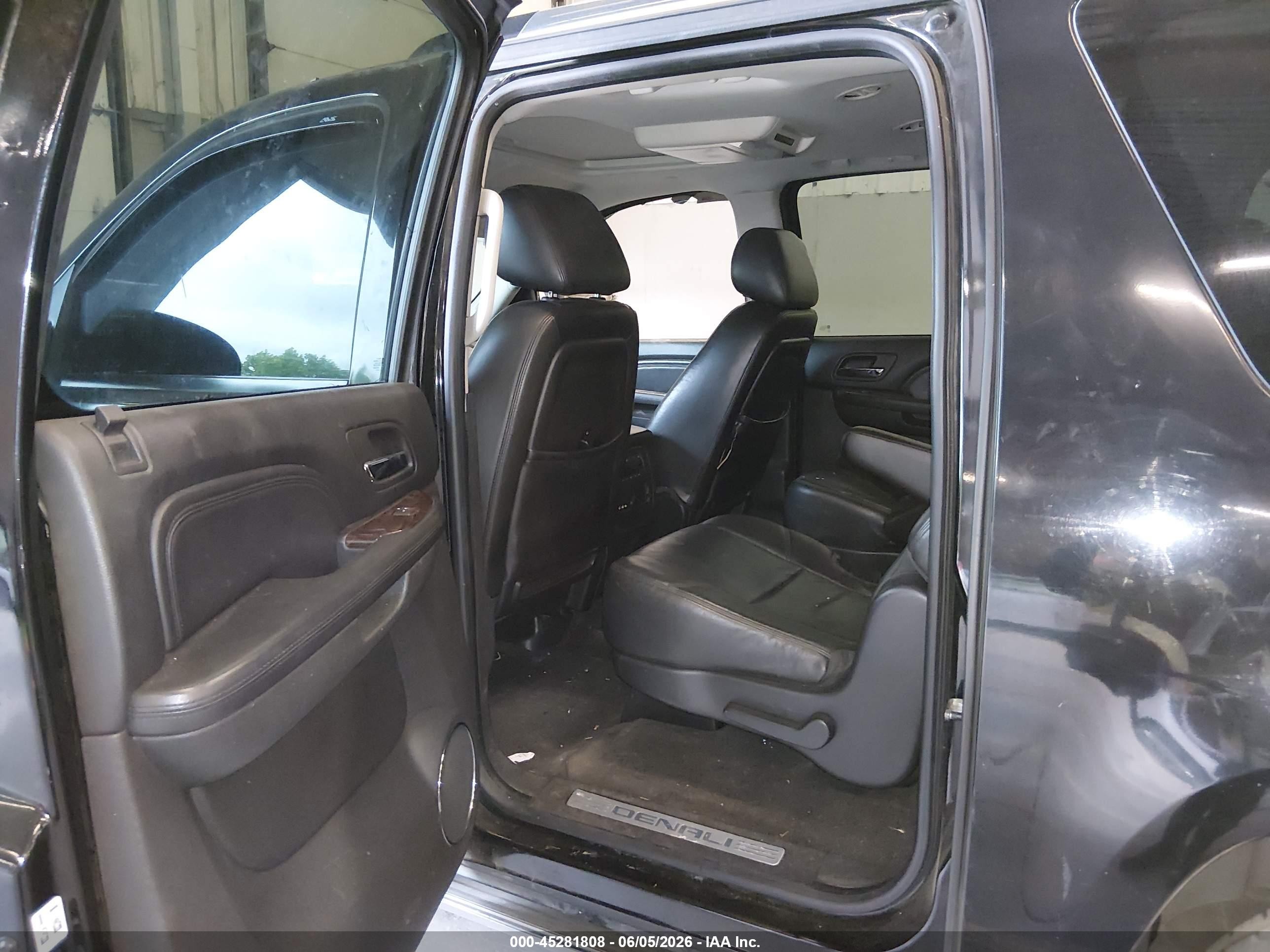 2010 Gmc Yukon Xl 1500 Denali Black vin: 1GKUKMEF2AR275063