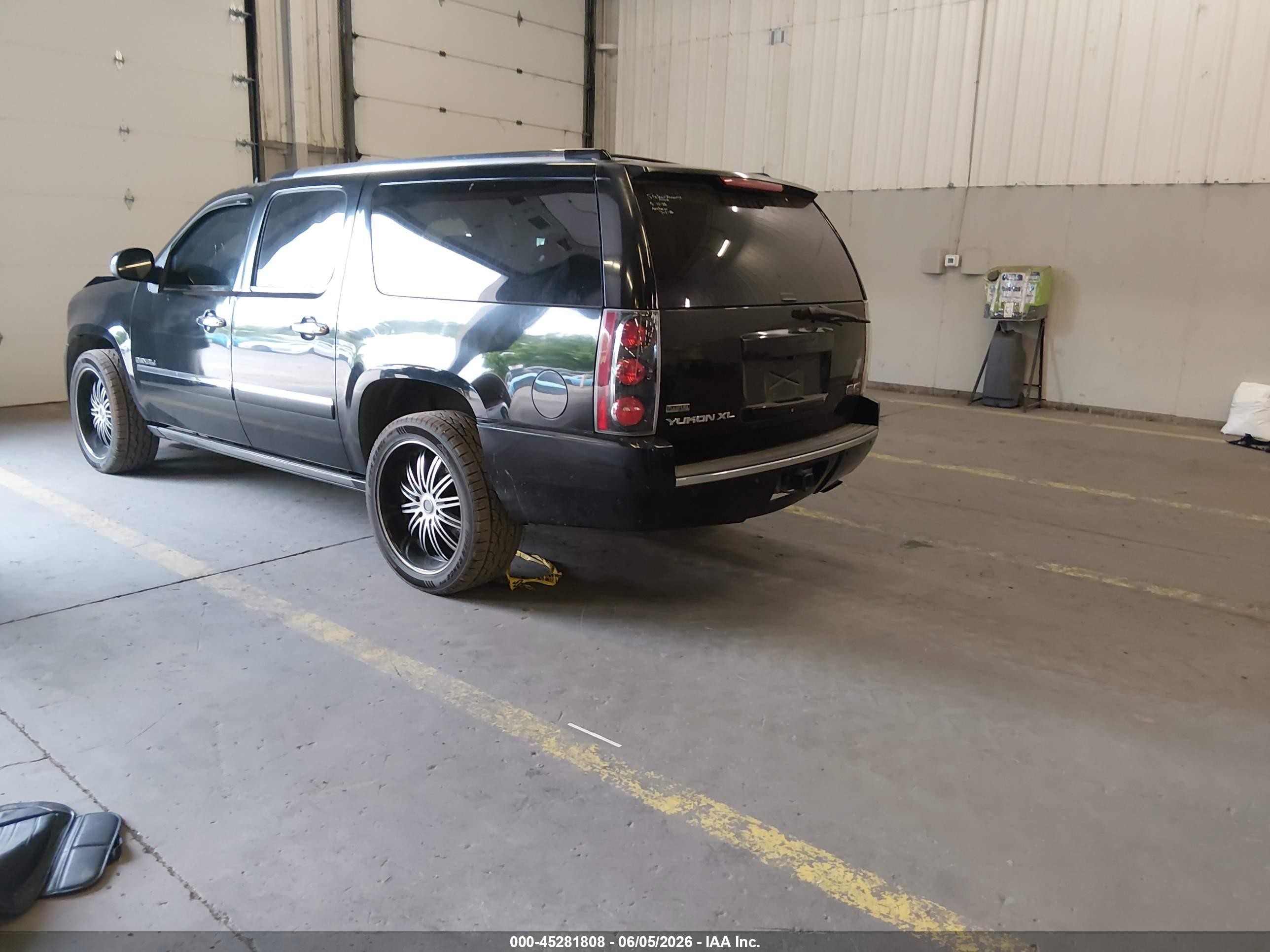 2010 Gmc Yukon Xl 1500 Denali Black vin: 1GKUKMEF2AR275063