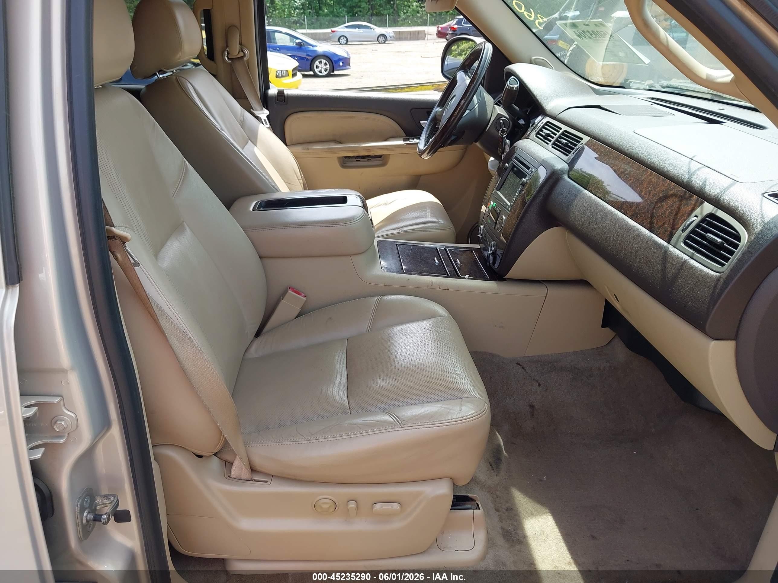 2010 Gmc Yukon Xl 1500 Denali Gold vin: 1GKUKMEF5AR119633