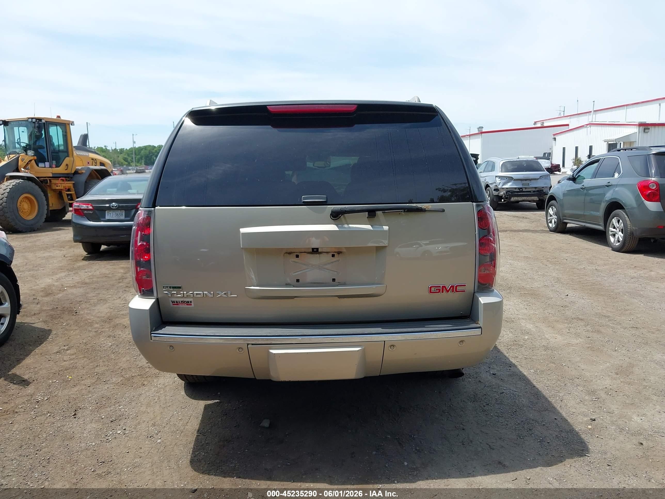 2010 Gmc Yukon Xl 1500 Denali Gold vin: 1GKUKMEF5AR119633