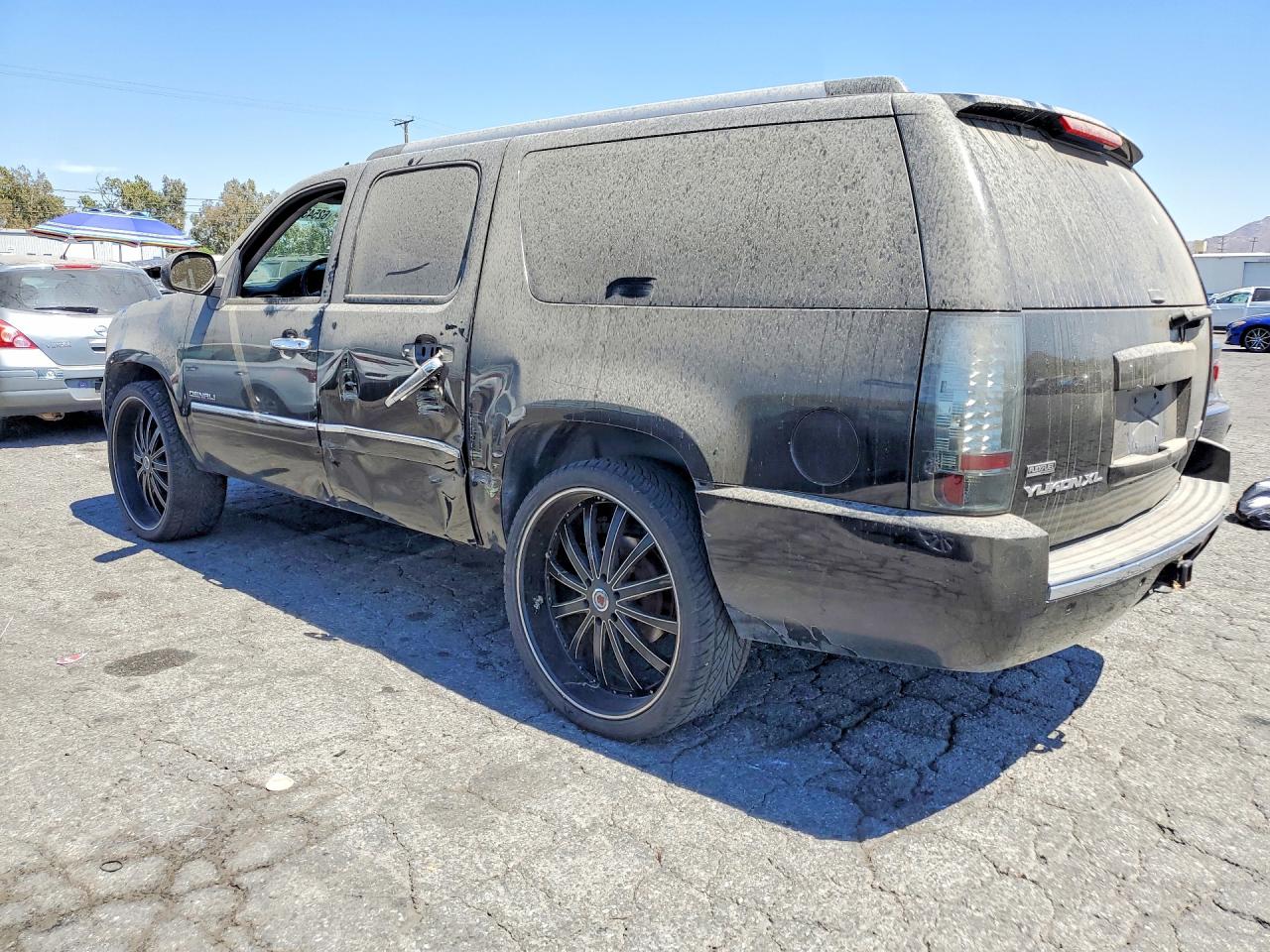 2010 Gmc Yukon Xl Denali Black vin: 1GKUKMEF7AR122369