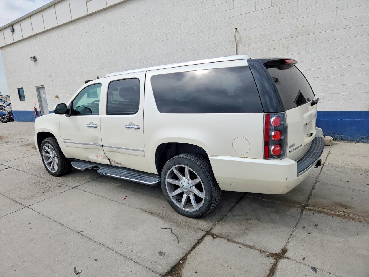 2010 Gmc Yukon Xl Denali Beige vin: 1GKUKMEF7AR147837