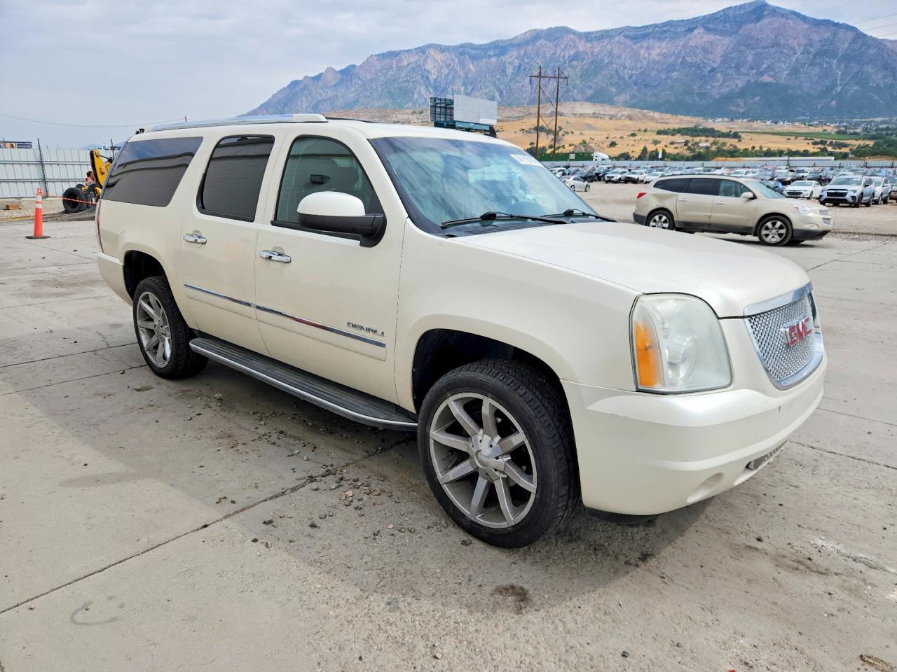 2010 Gmc Yukon Xl Denali Beige vin: 1GKUKMEF7AR147837