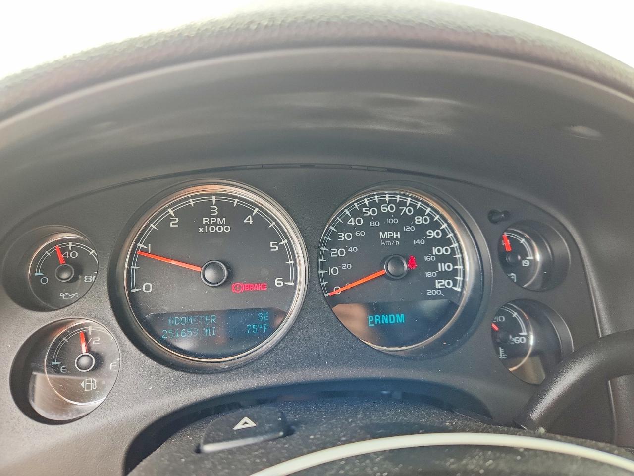 2010 Gmc Yukon Xl Denali Beige vin: 1GKUKMEF7AR147837