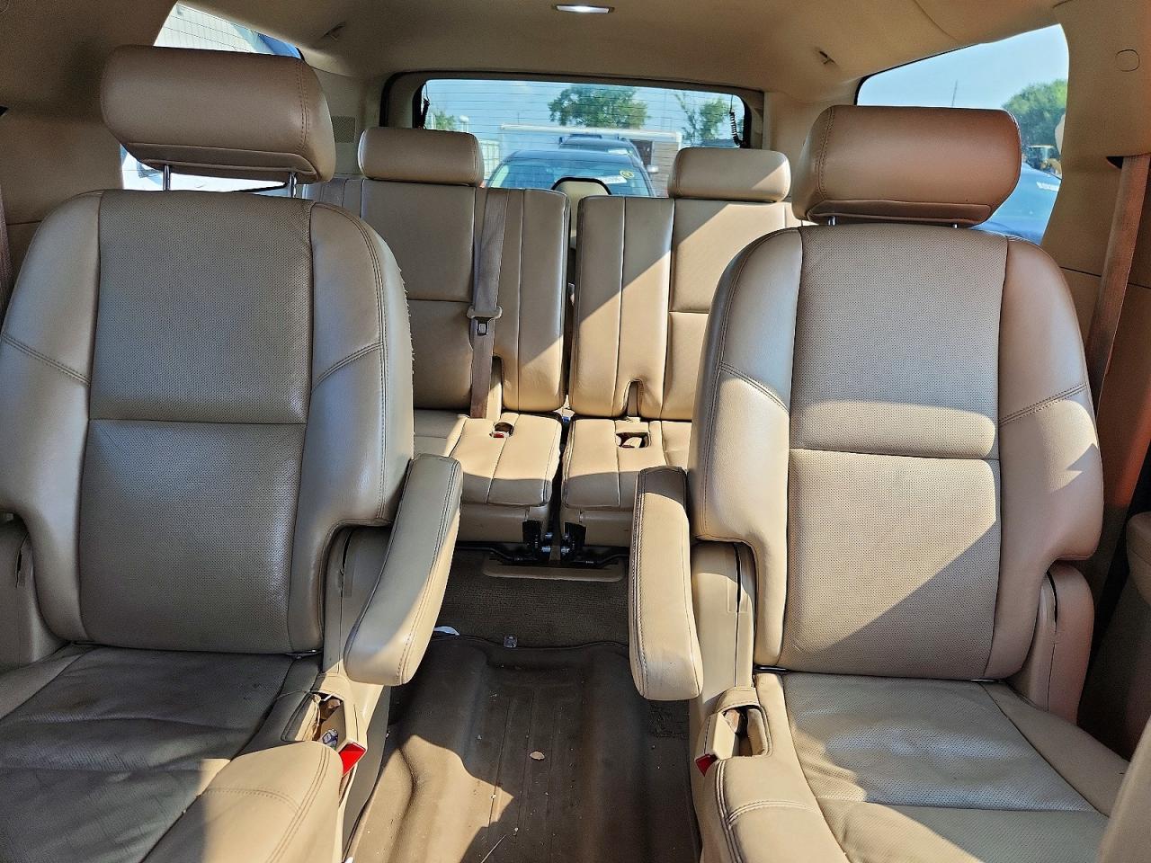 2010 Gmc Yukon Xl Denali Beige vin: 1GKUKMEF7AR224867