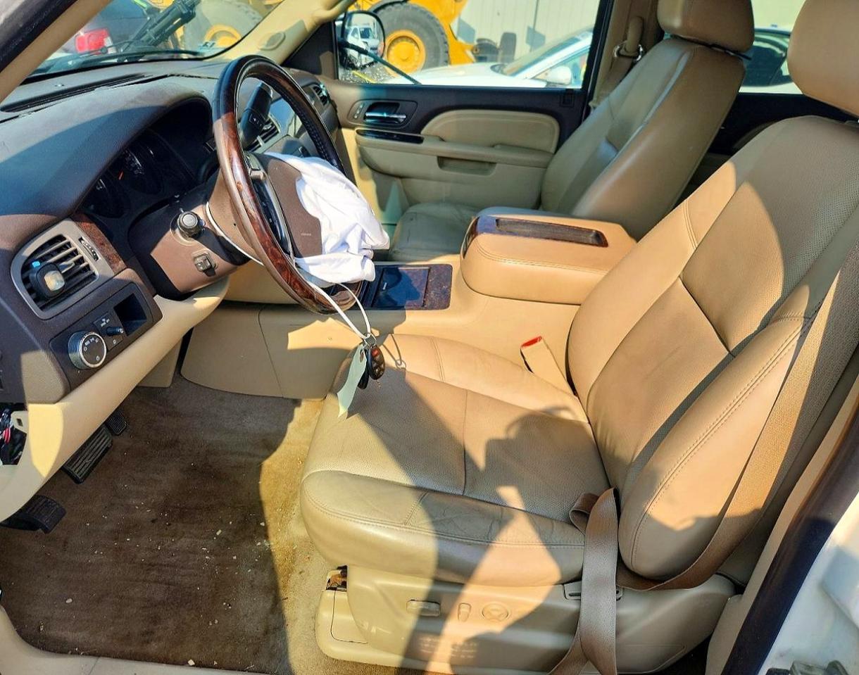 2010 Gmc Yukon Xl Denali Beige vin: 1GKUKMEF7AR224867