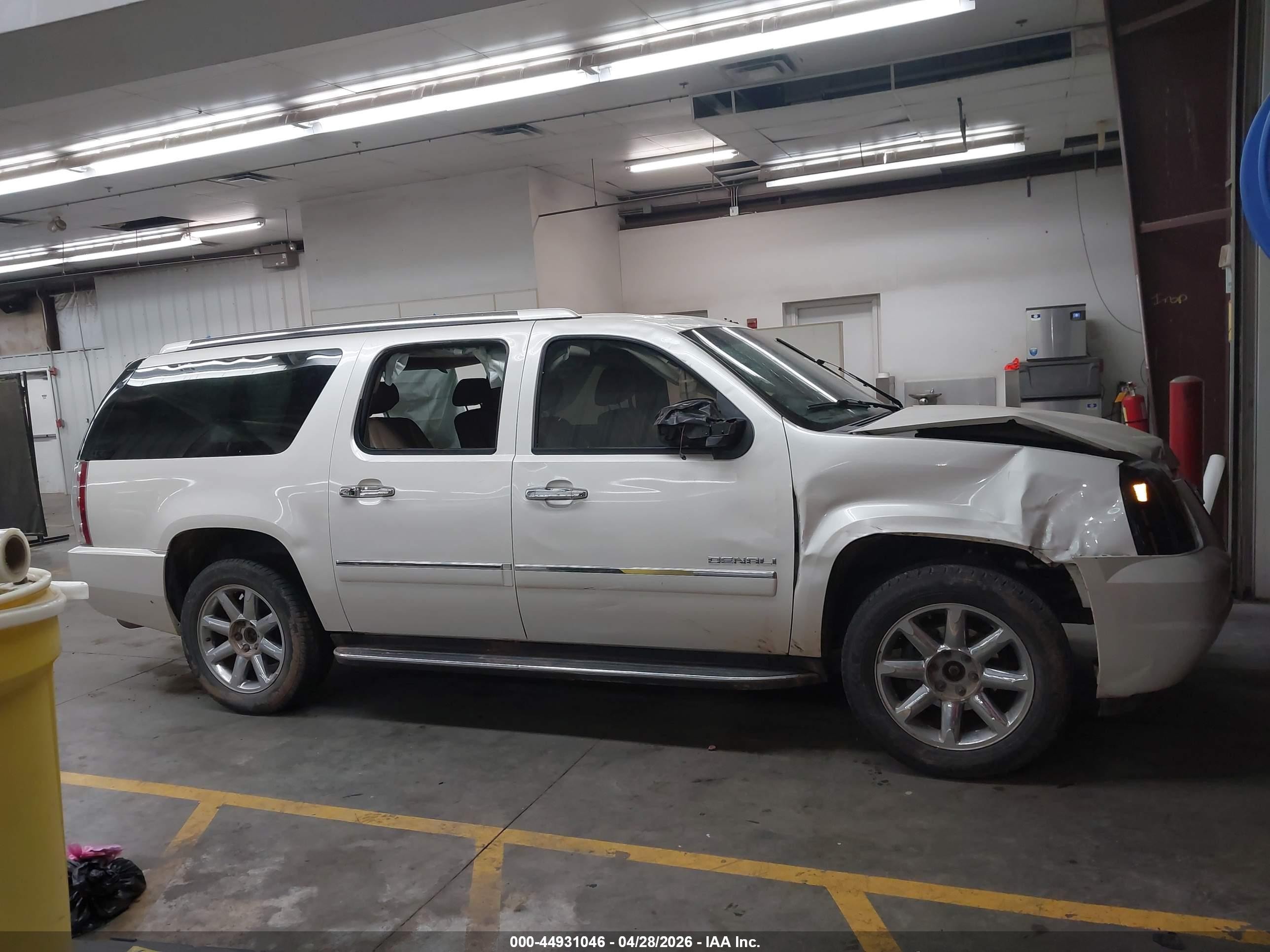 2010 Gmc Yukon Xl 1500 Denali White vin: 1GKUKMEF8AR187036