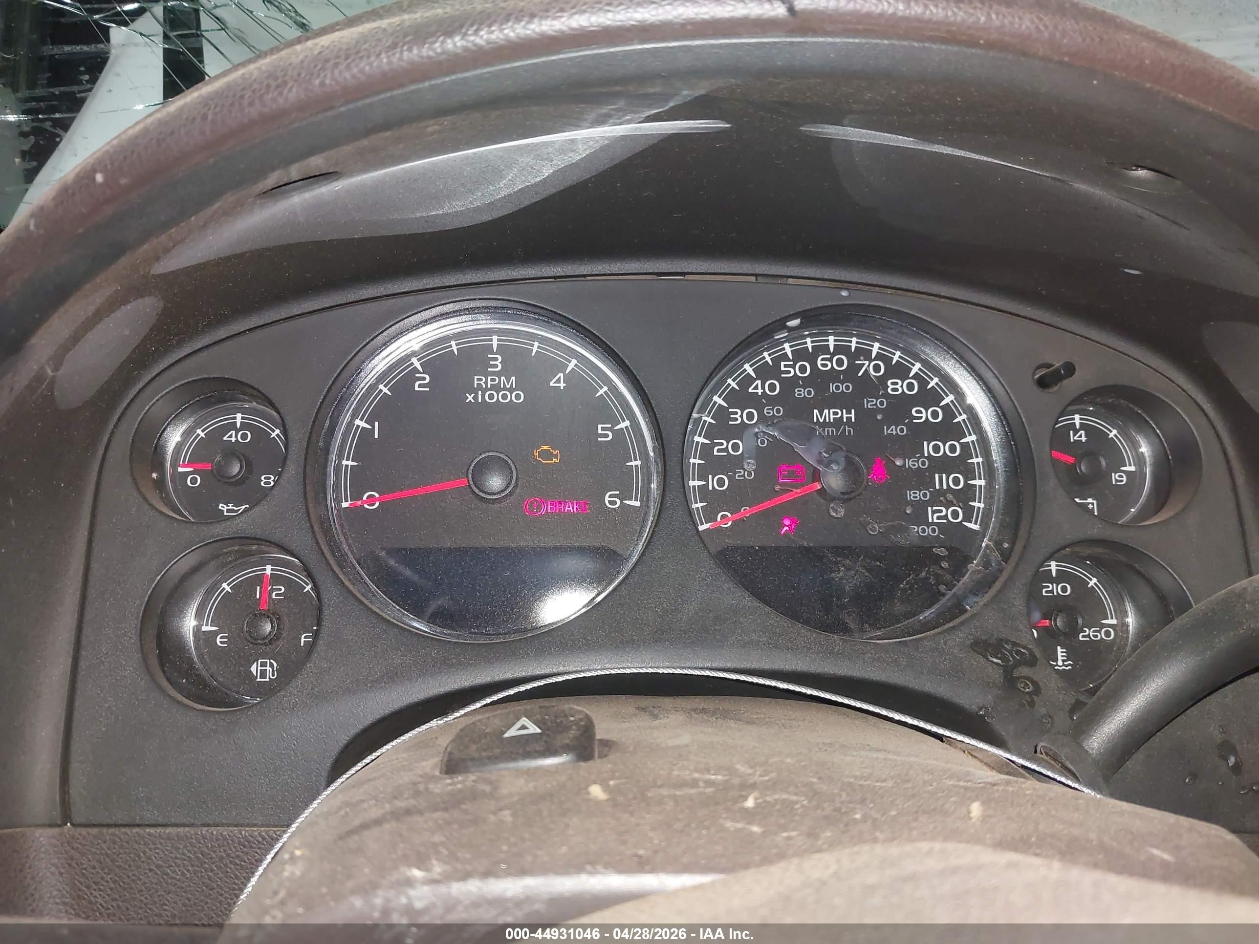 2010 Gmc Yukon Xl 1500 Denali White vin: 1GKUKMEF8AR187036