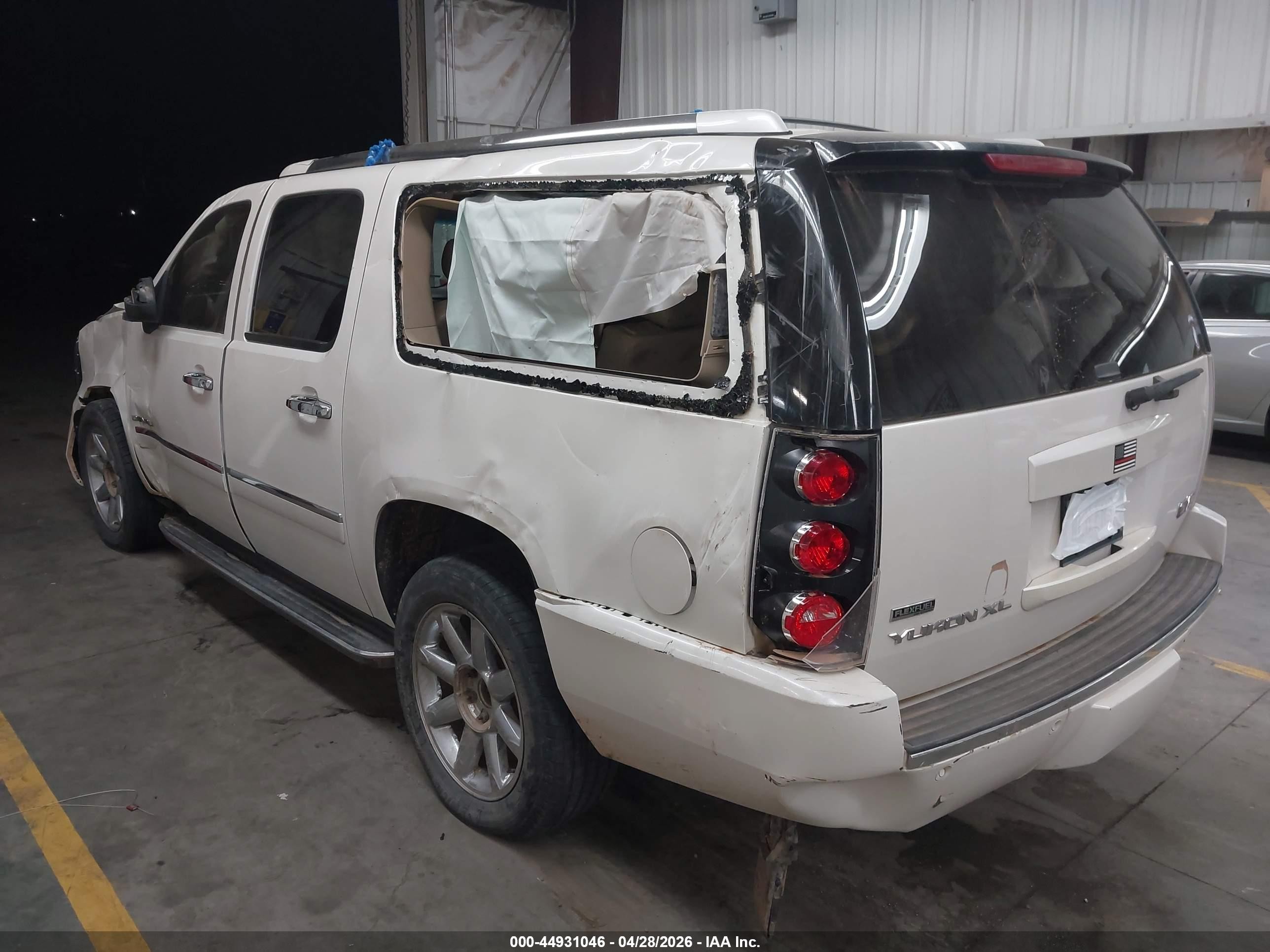 2010 Gmc Yukon Xl 1500 Denali White vin: 1GKUKMEF8AR187036