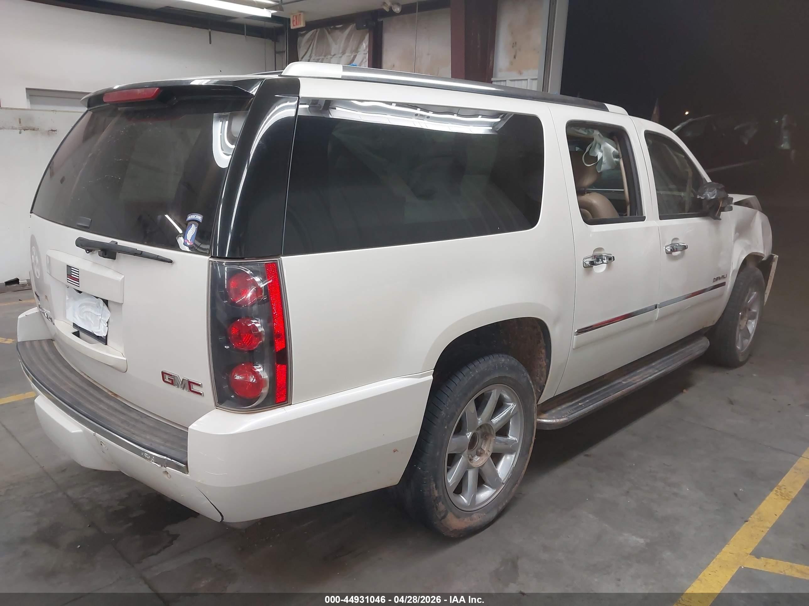 2010 Gmc Yukon Xl 1500 Denali White vin: 1GKUKMEF8AR187036