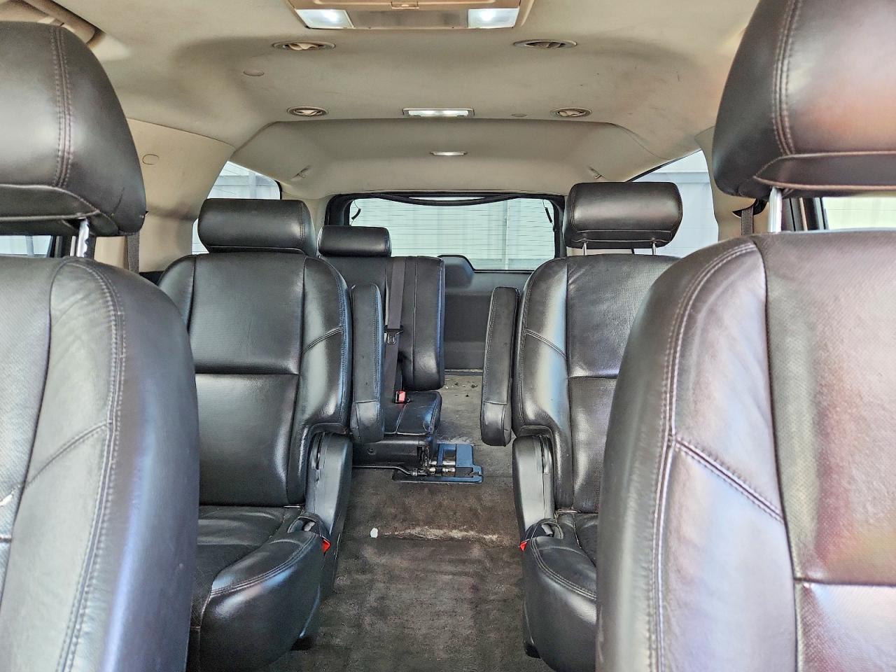 2010 Gmc Yukon Xl Denali Silver vin: 1GKUKMEFXAR251769