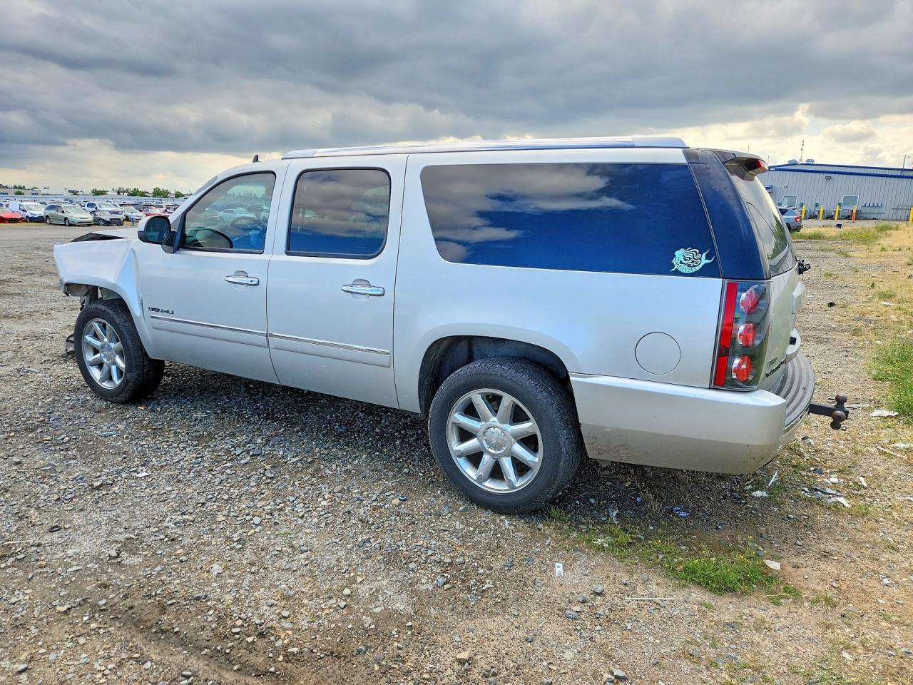 2010 Gmc Yukon Xl Denali Silver vin: 1GKUKMEFXAR251769