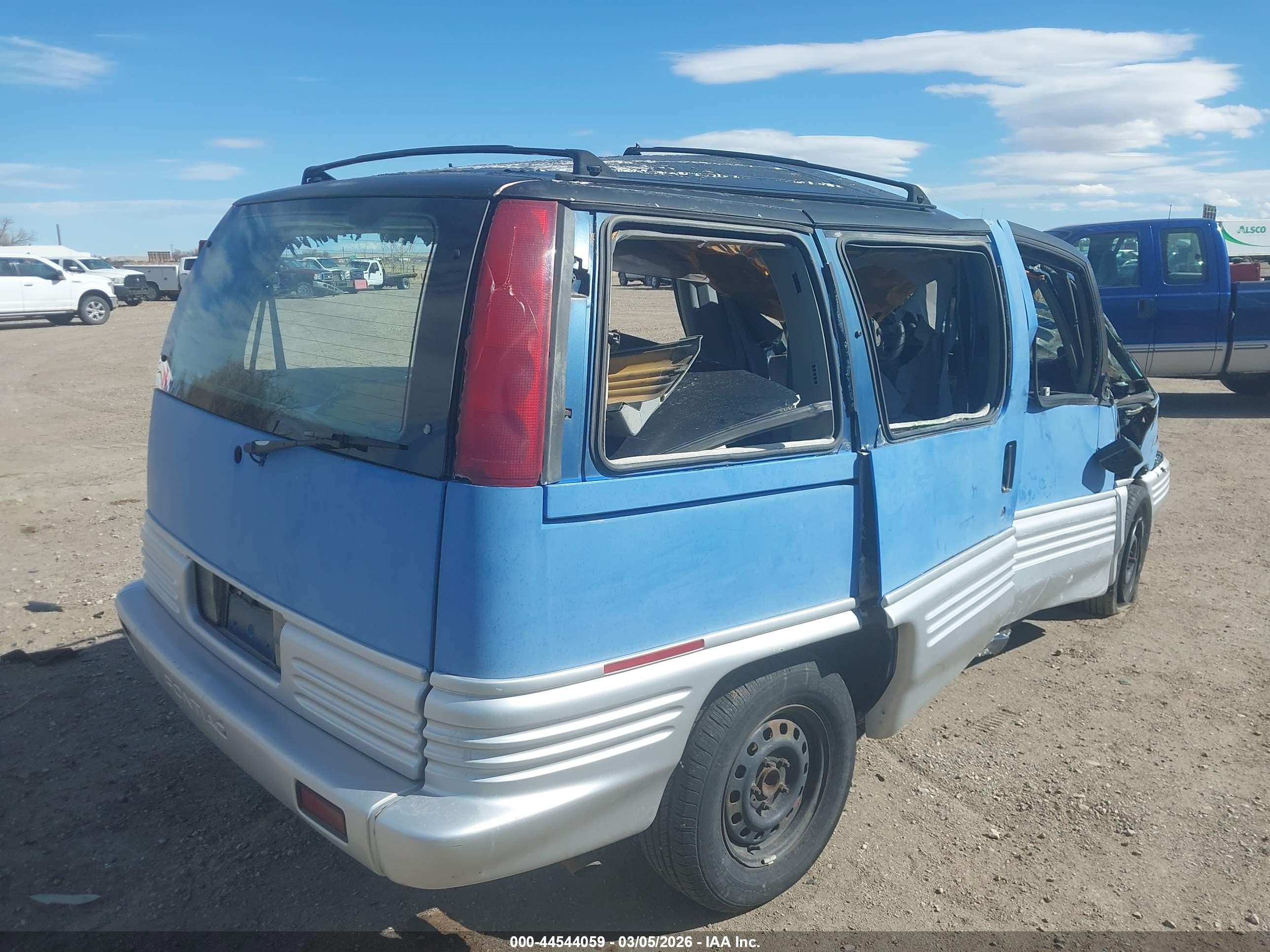 1990 Pontiac Trans Sport   Blue vin: 1GMCU06DXLT236455