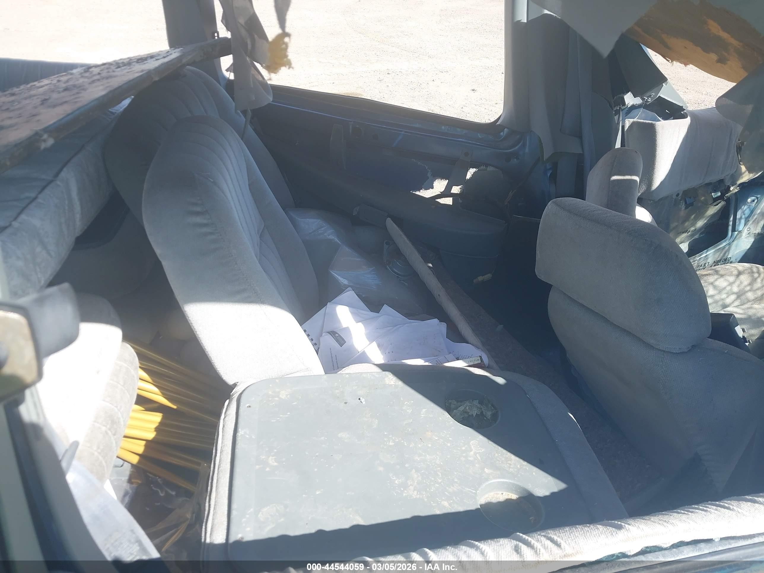 1990 Pontiac Trans Sport   Blue vin: 1GMCU06DXLT236455