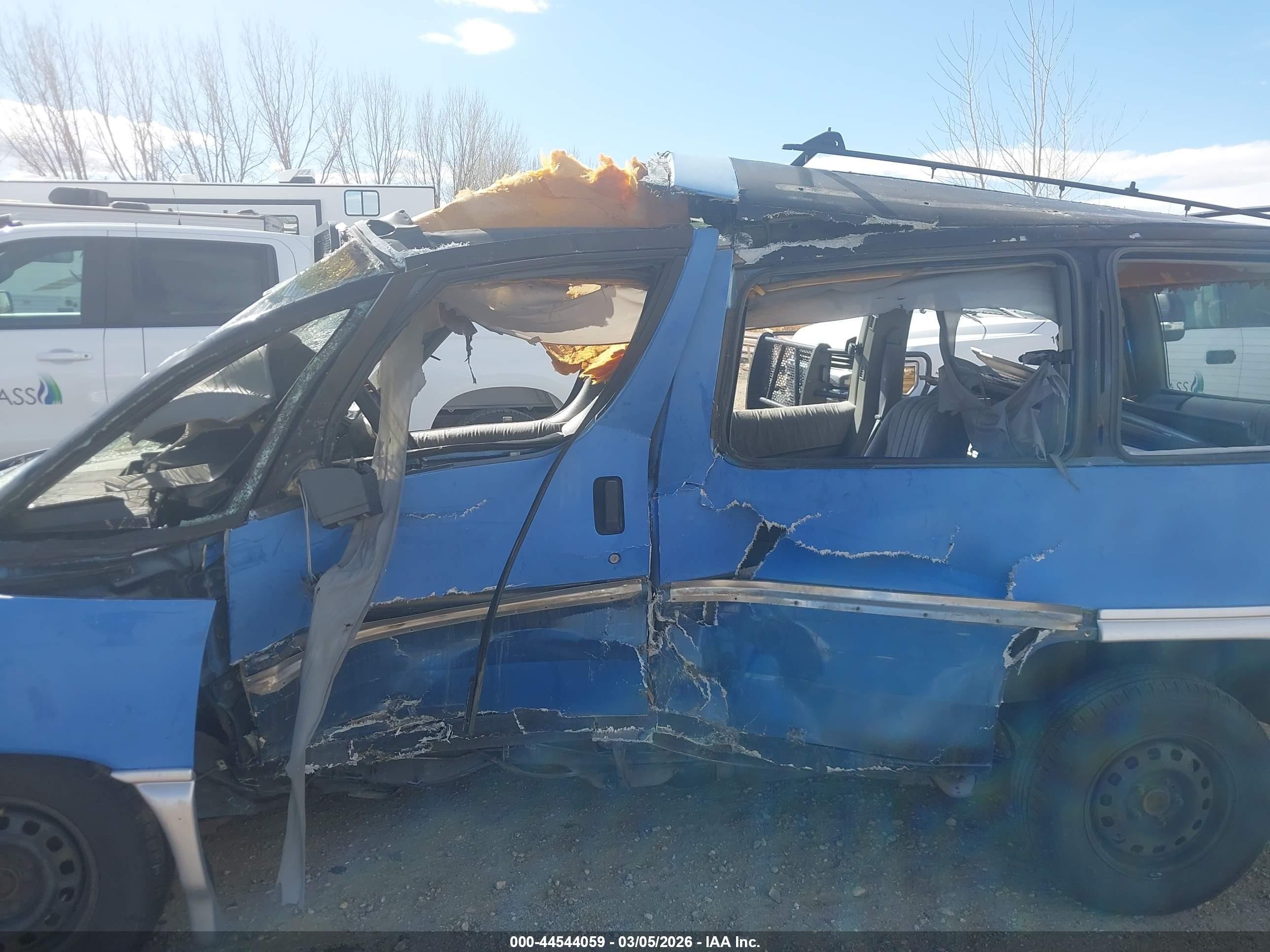1990 Pontiac Trans Sport   Blue vin: 1GMCU06DXLT236455