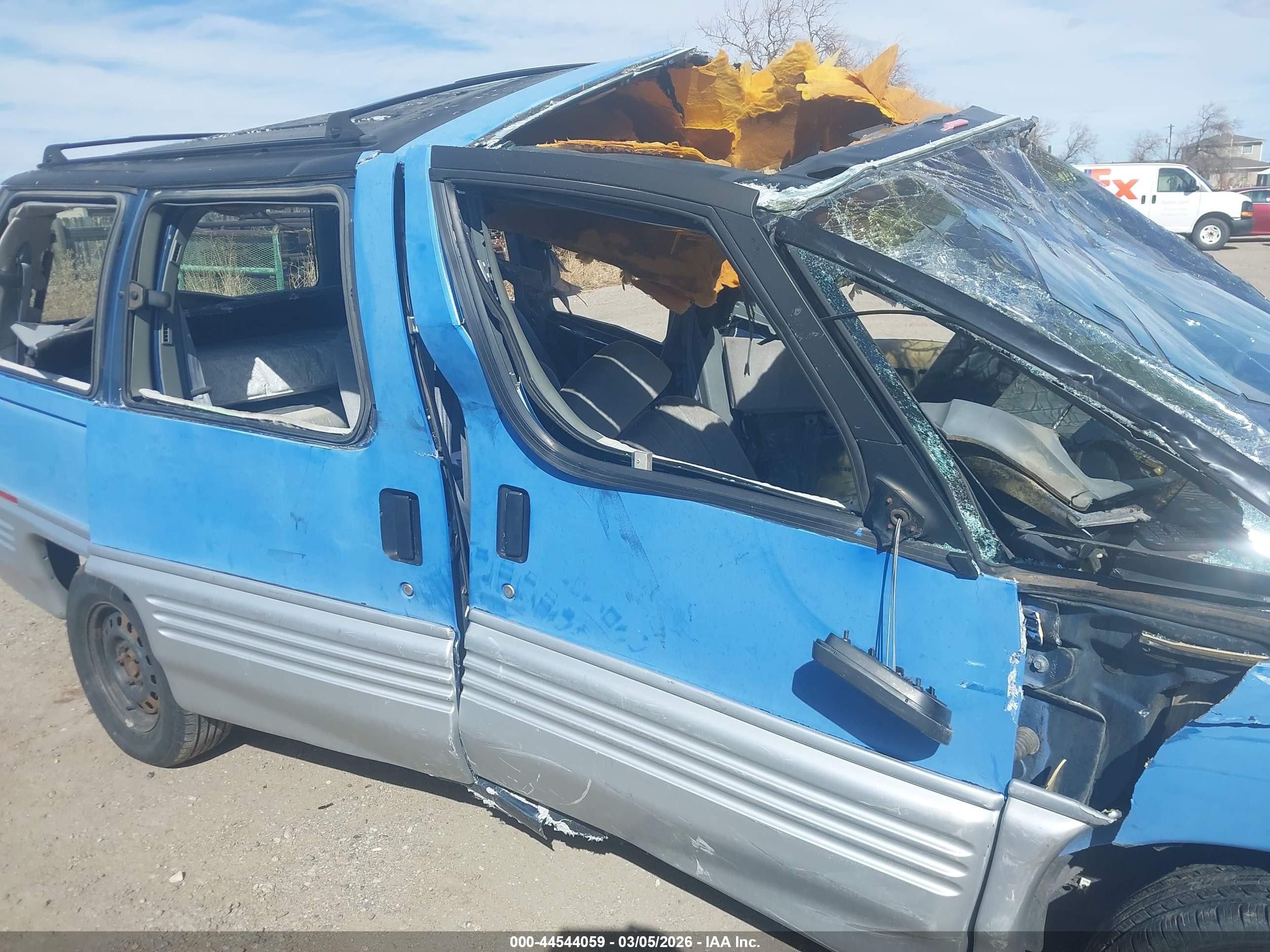 1990 Pontiac Trans Sport   Blue vin: 1GMCU06DXLT236455