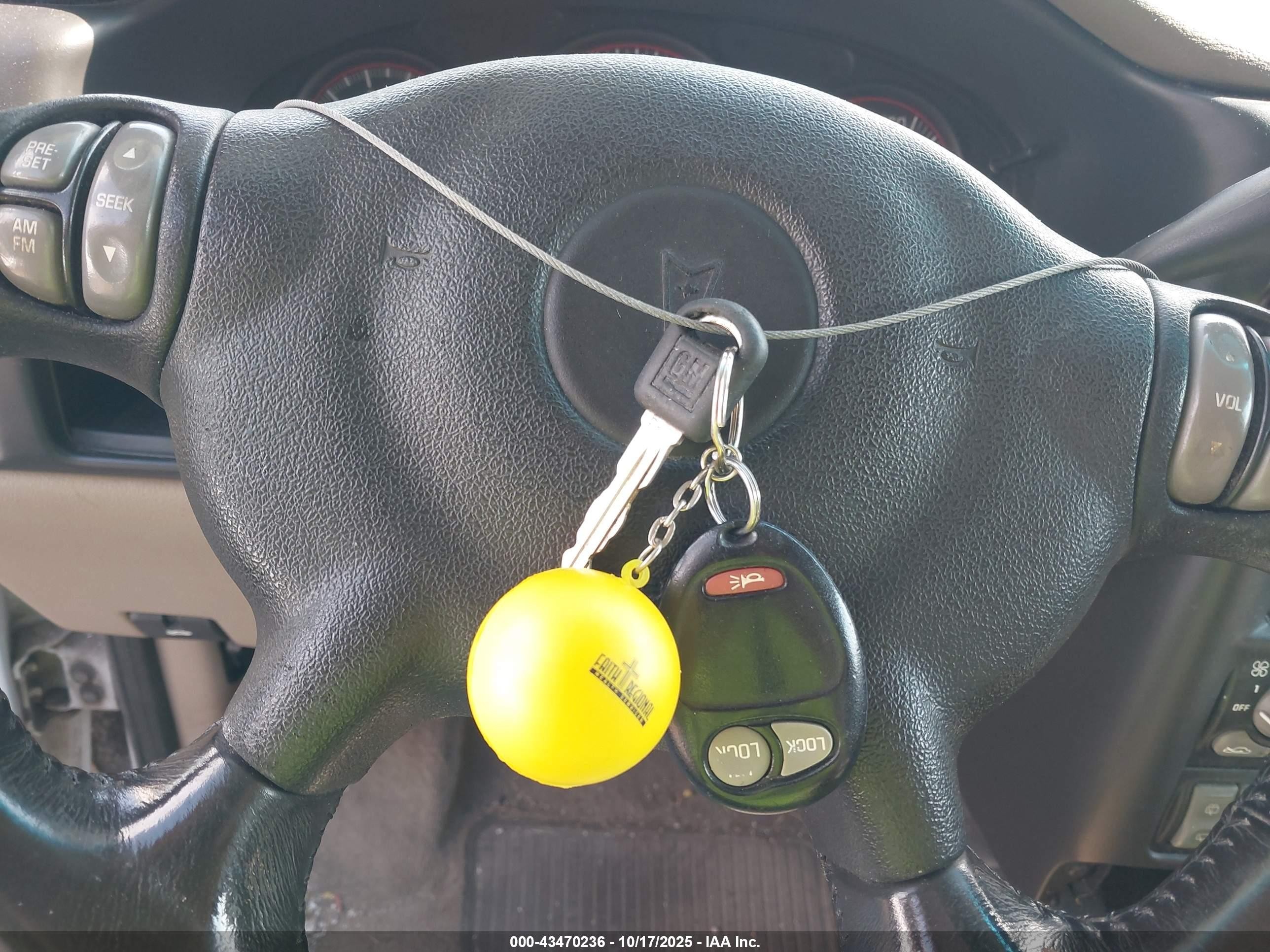 2002 Pontiac Montana N16 Белый vin: 1GMDU03E02D148220